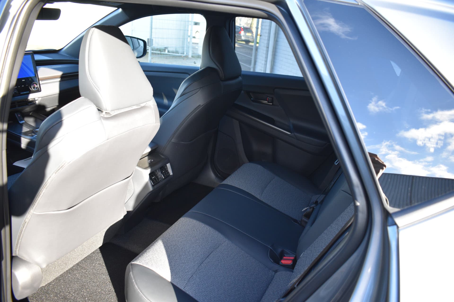 Toyota BZ4X Dynamic 73 kWh Automaat 224pk thumbnail 12