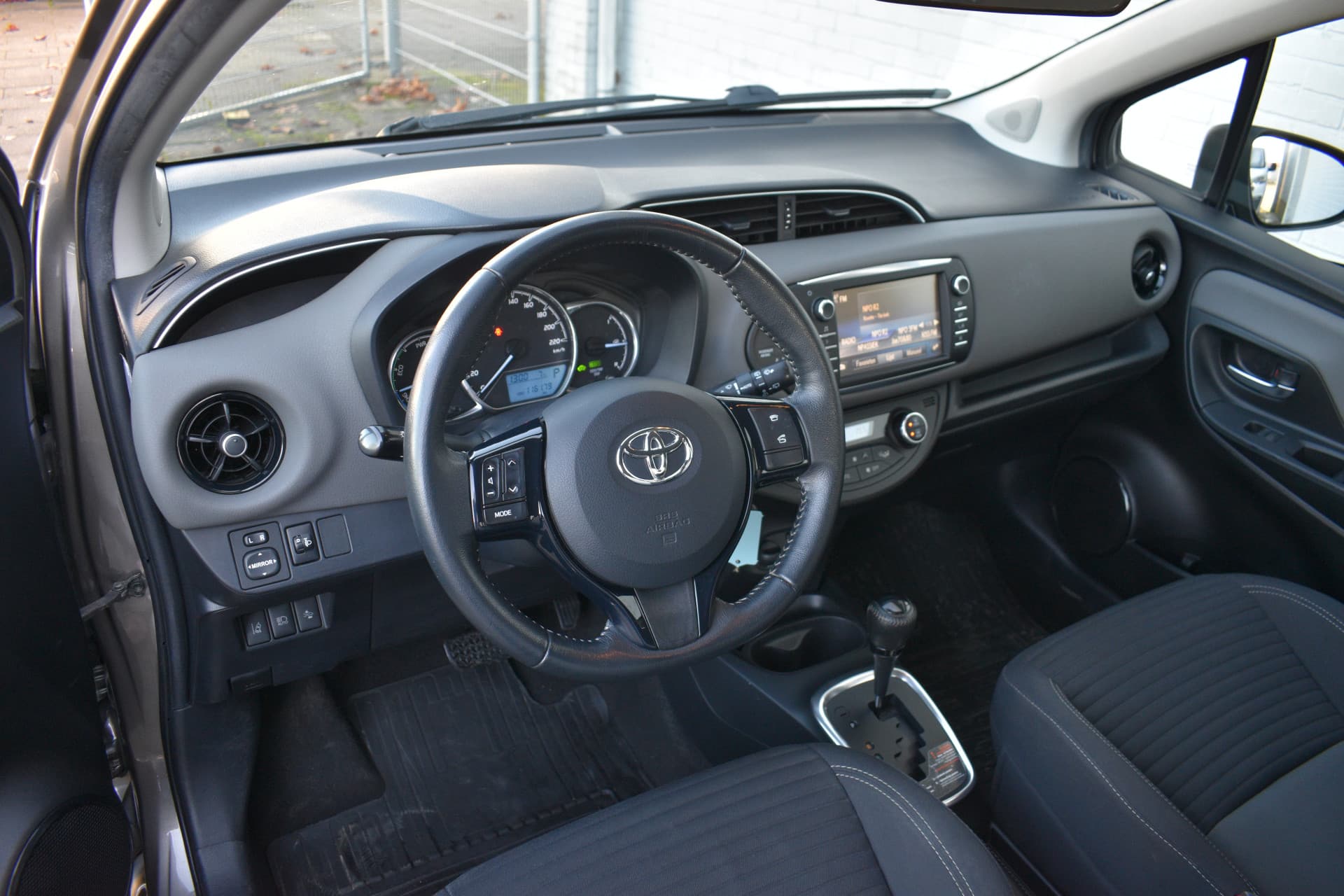 Toyota Yaris 1.5 Hybrid Design Sport Limited Automaat 100pk thumbnail 4