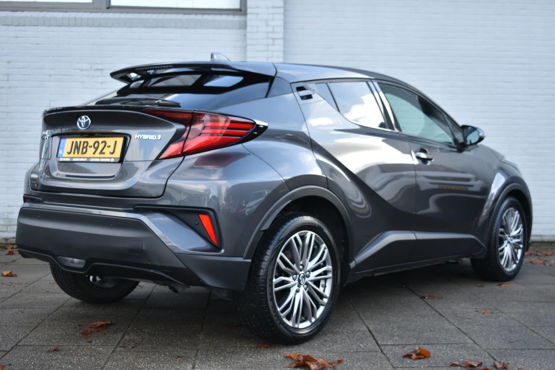 Toyota C-HR 1.8 Hybrid Executive Limited Automaat 122pk thumbnail 3