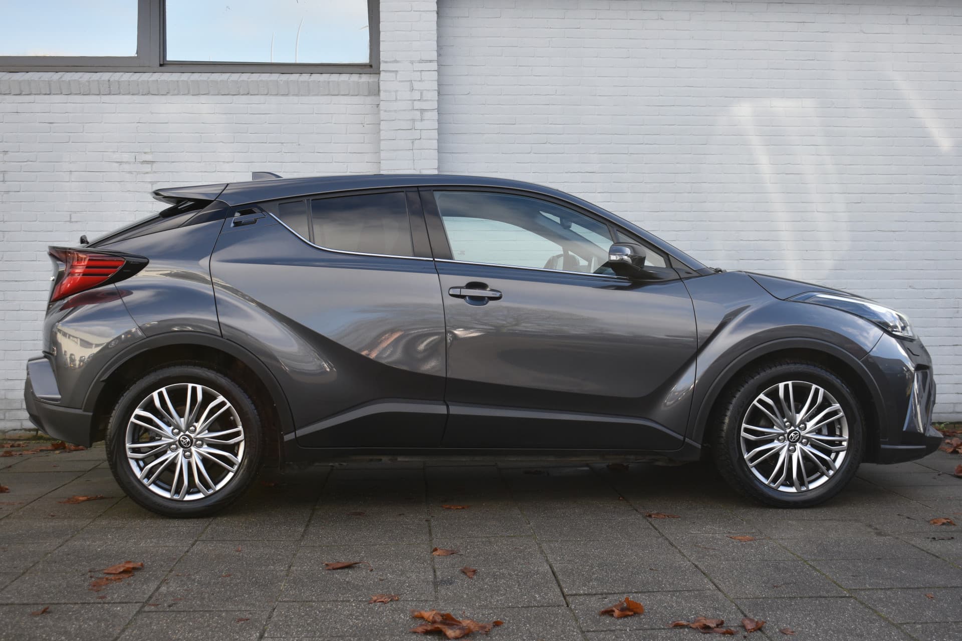 Toyota C-HR 1.8 Hybrid Executive Limited Automaat 122pk thumbnail 5