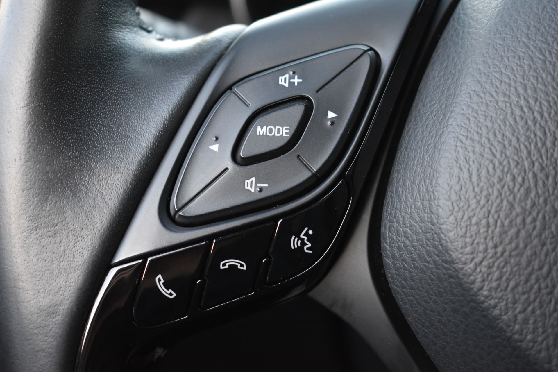 Toyota C-HR 1.8 Hybrid Executive Limited Automaat 122pk thumbnail 16