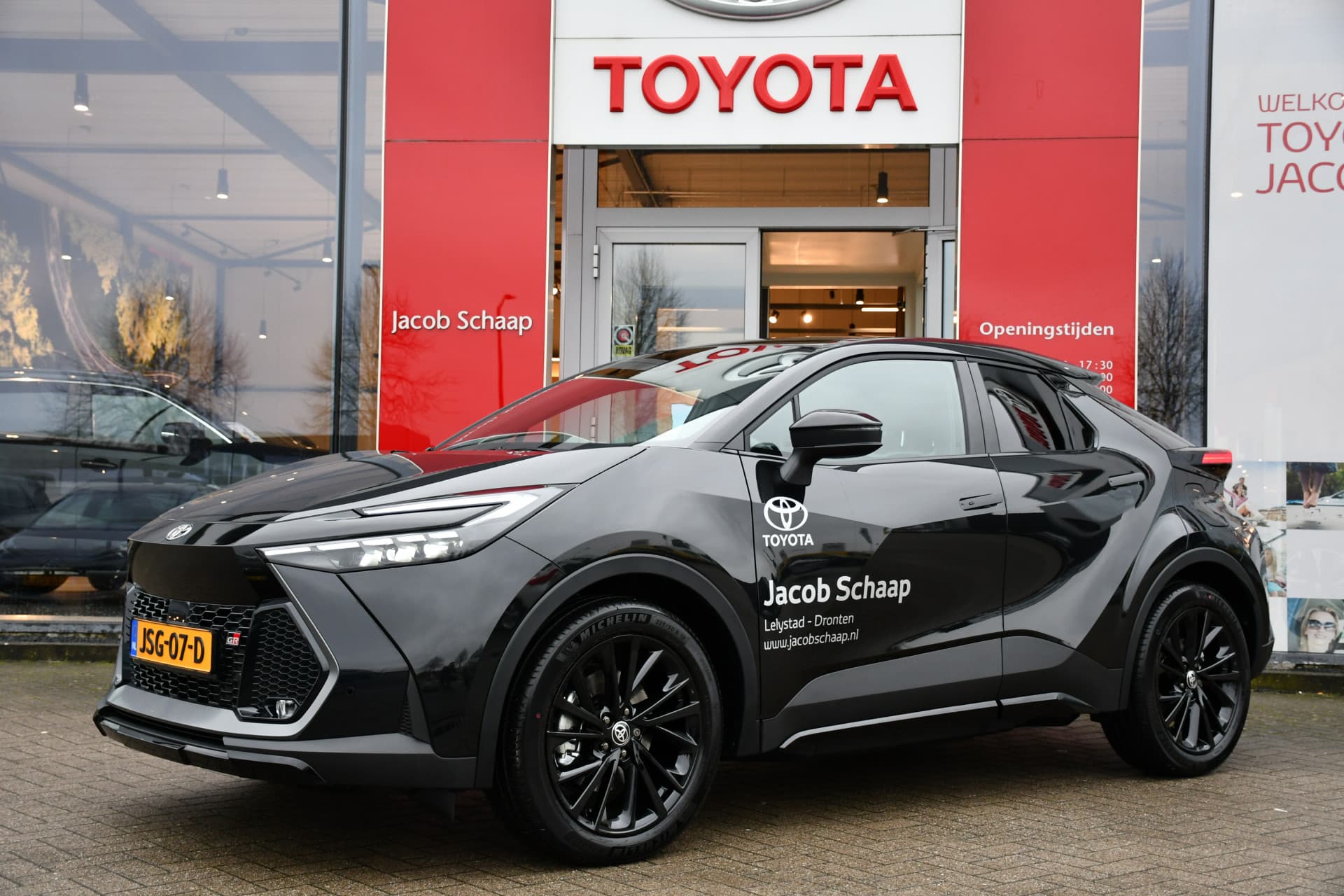 Toyota C-HR 2.0 Plug-in Hybrid 220 Black Edition Automaat 223pk