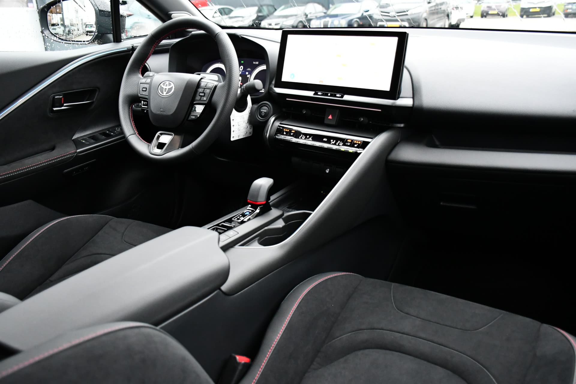 Toyota C-HR 2.0 Plug-in Hybrid 220 Black Edition Automaat 223pk thumbnail 4