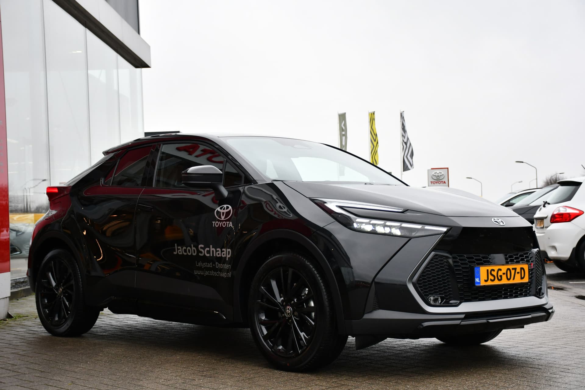 Toyota C-HR 2.0 Plug-in Hybrid 220 Black Edition Automaat 223pk thumbnail 7