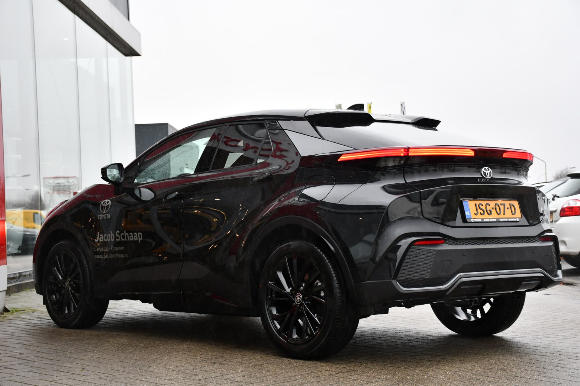 Toyota C-HR 2.0 Plug-in Hybrid 220 Black Edition Automaat 223pk thumbnail 9