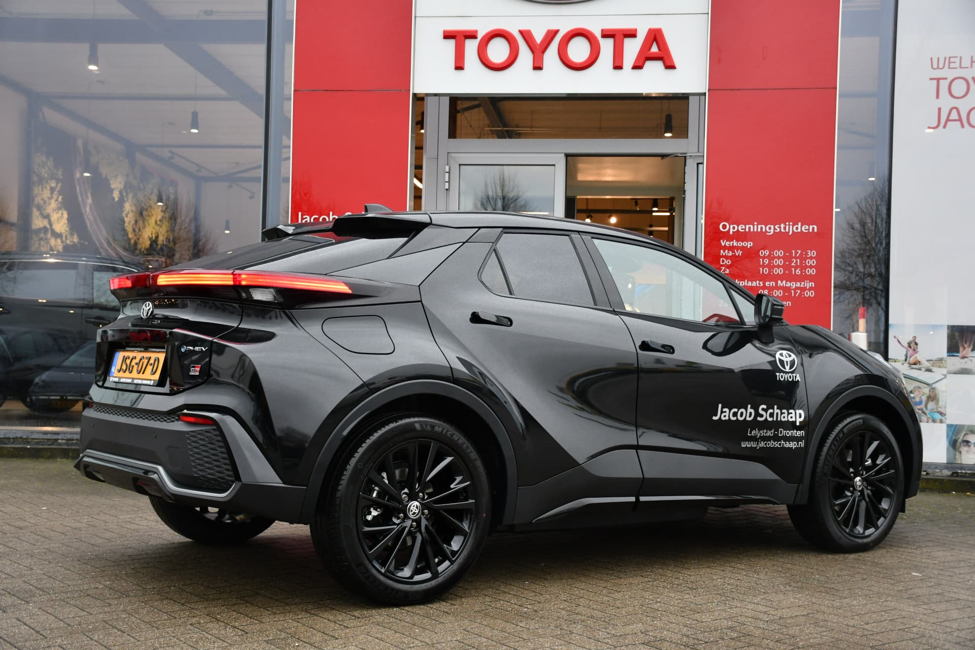 Toyota C-HR 2.0 Plug-in Hybrid 220 Black Edition Automaat 223pk thumbnail 11