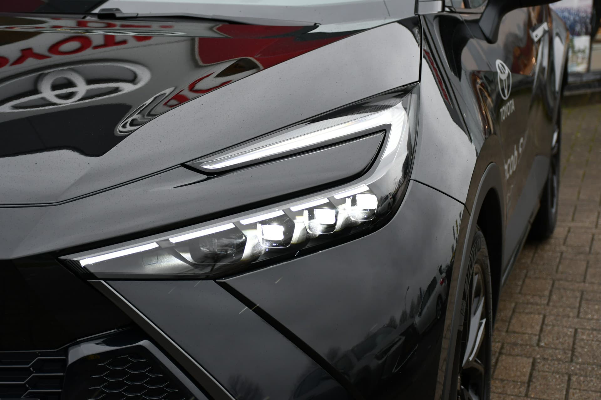 Toyota C-HR 2.0 Plug-in Hybrid 220 Black Edition Automaat 223pk thumbnail 16