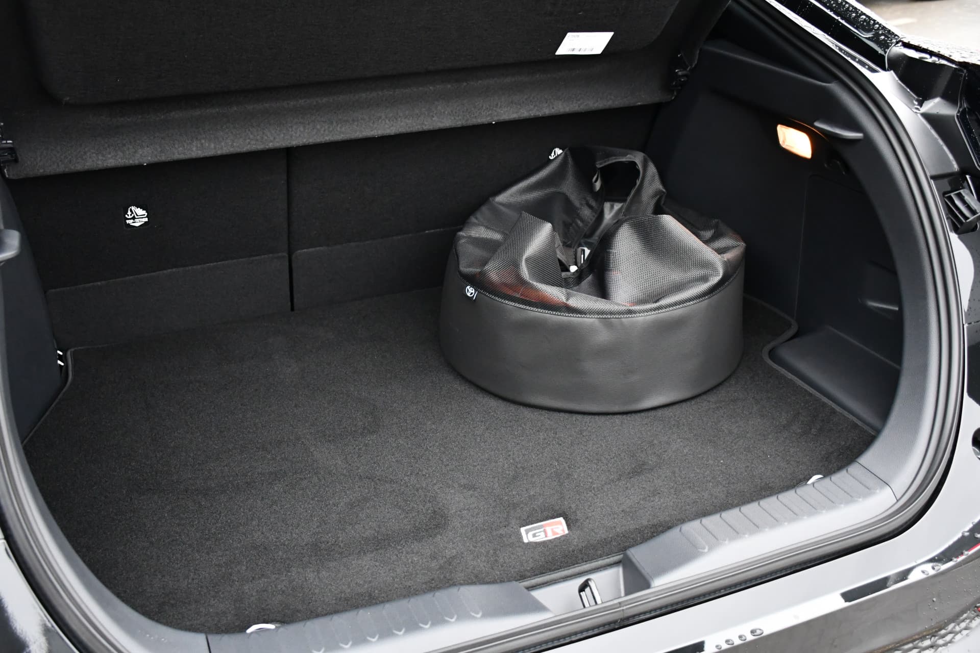 Toyota C-HR 2.0 Plug-in Hybrid 220 Black Edition Automaat 223pk thumbnail 17