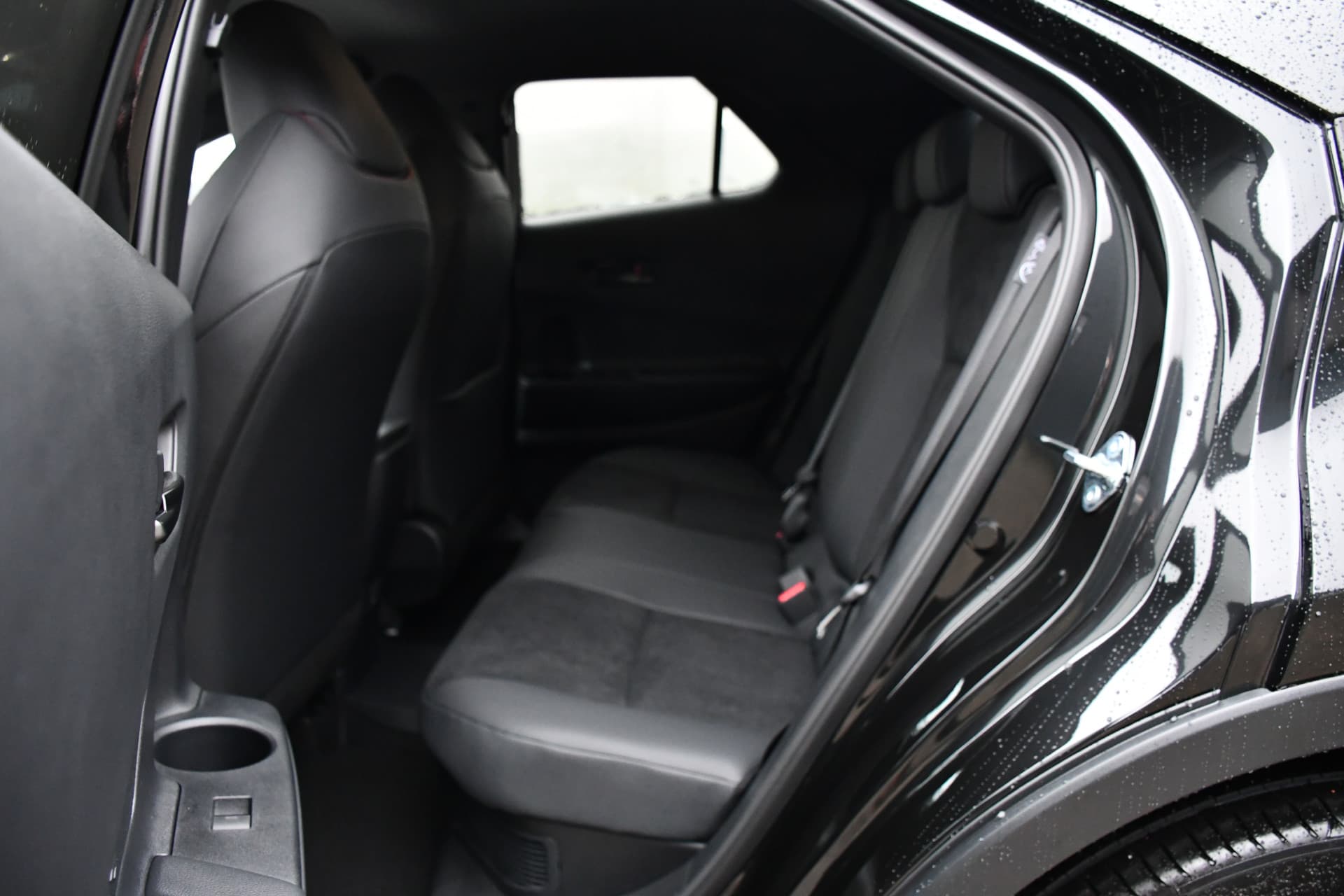 Toyota C-HR 2.0 Plug-in Hybrid 220 Black Edition Automaat 223pk thumbnail 23