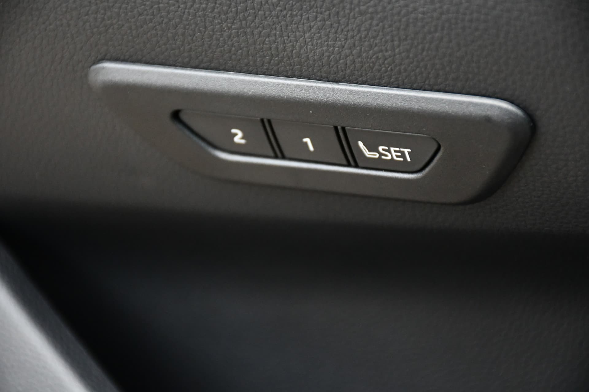 Toyota C-HR 2.0 Plug-in Hybrid 220 Black Edition Automaat 223pk thumbnail 25