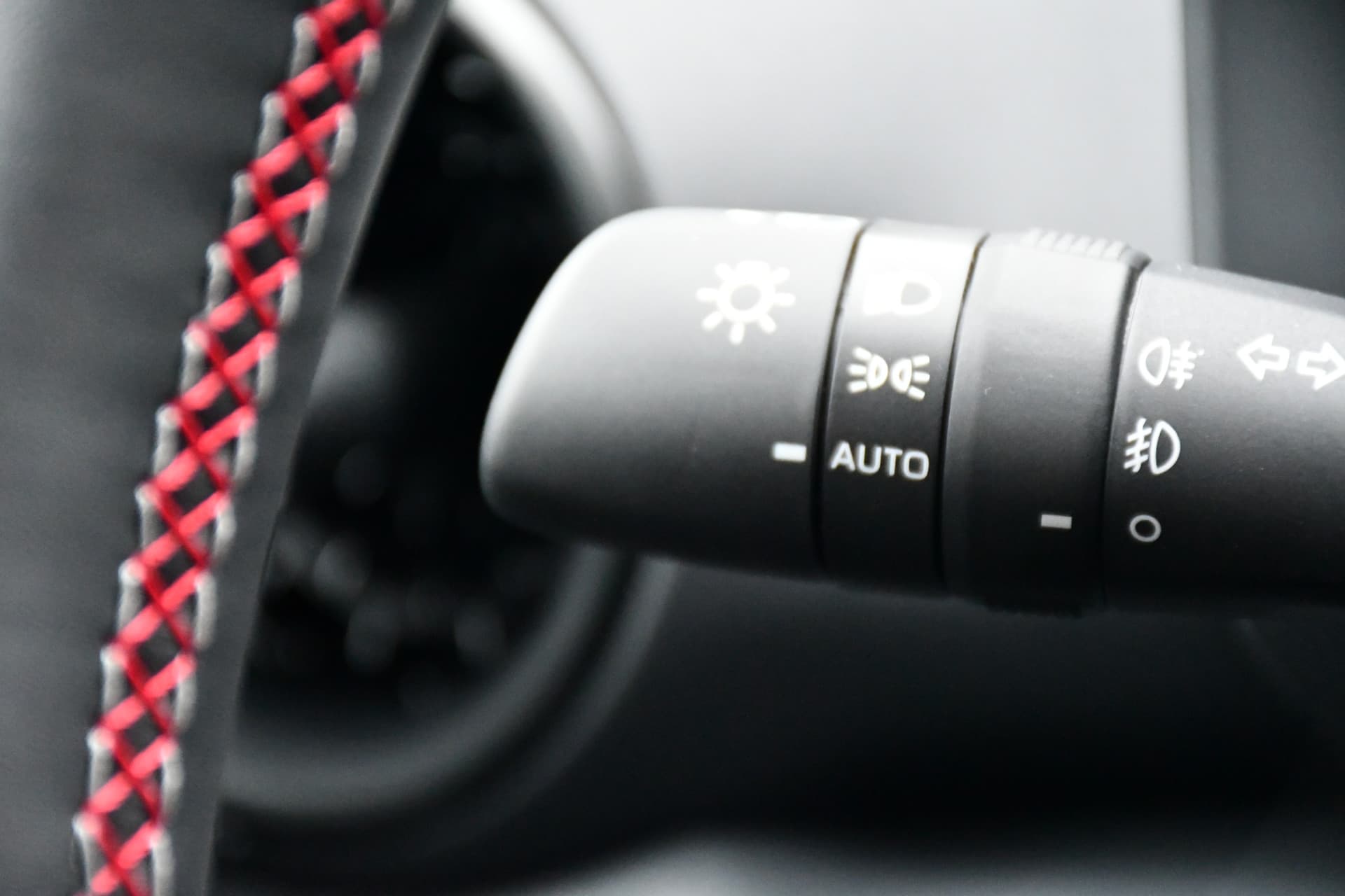 Toyota C-HR 2.0 Plug-in Hybrid 220 Black Edition Automaat 223pk thumbnail 34