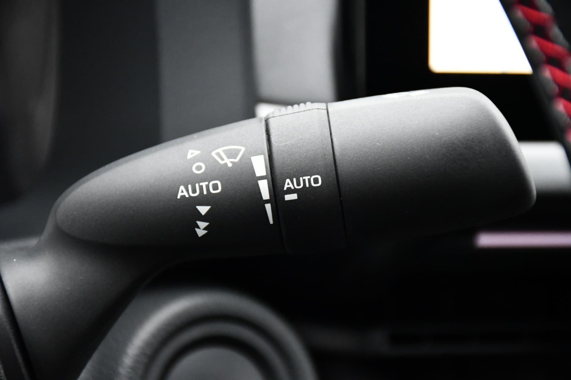 Toyota C-HR 2.0 Plug-in Hybrid 220 Black Edition Automaat 223pk thumbnail 36