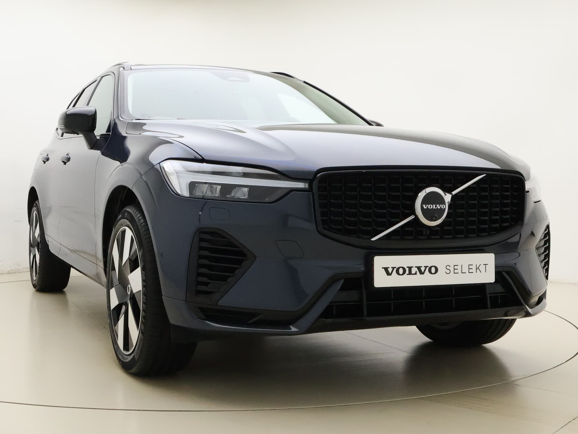 Volvo XC60 T8 455pk AWD Plus Dark / Head-up display / 360 camera / Harman en Kardon audio / 20'' / thumbnail 5
