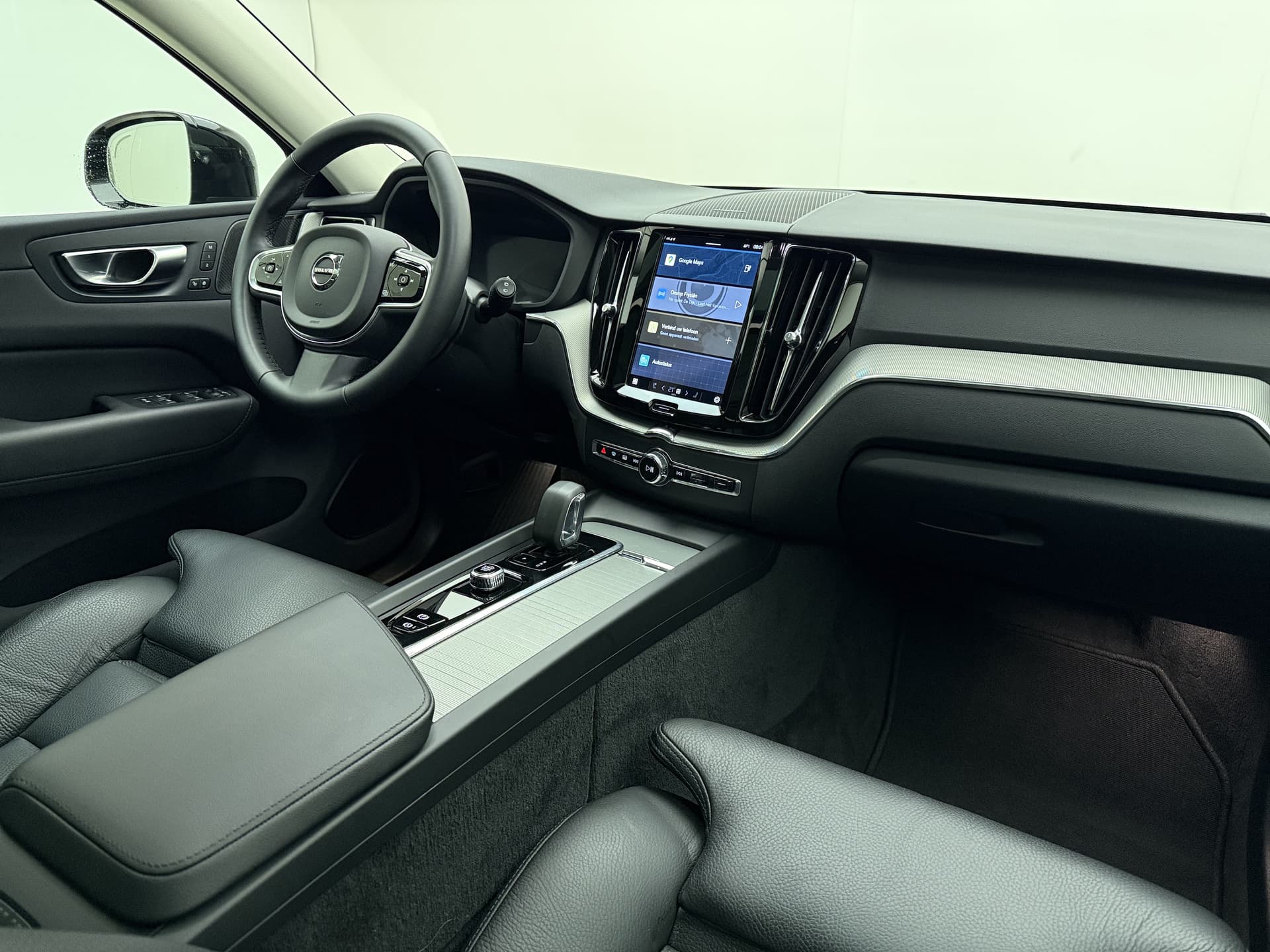 Volvo XC60 T8 455pk AWD Plus Dark / Head-up display / 360 camera / Harman en Kardon audio / 20'' / thumbnail 7