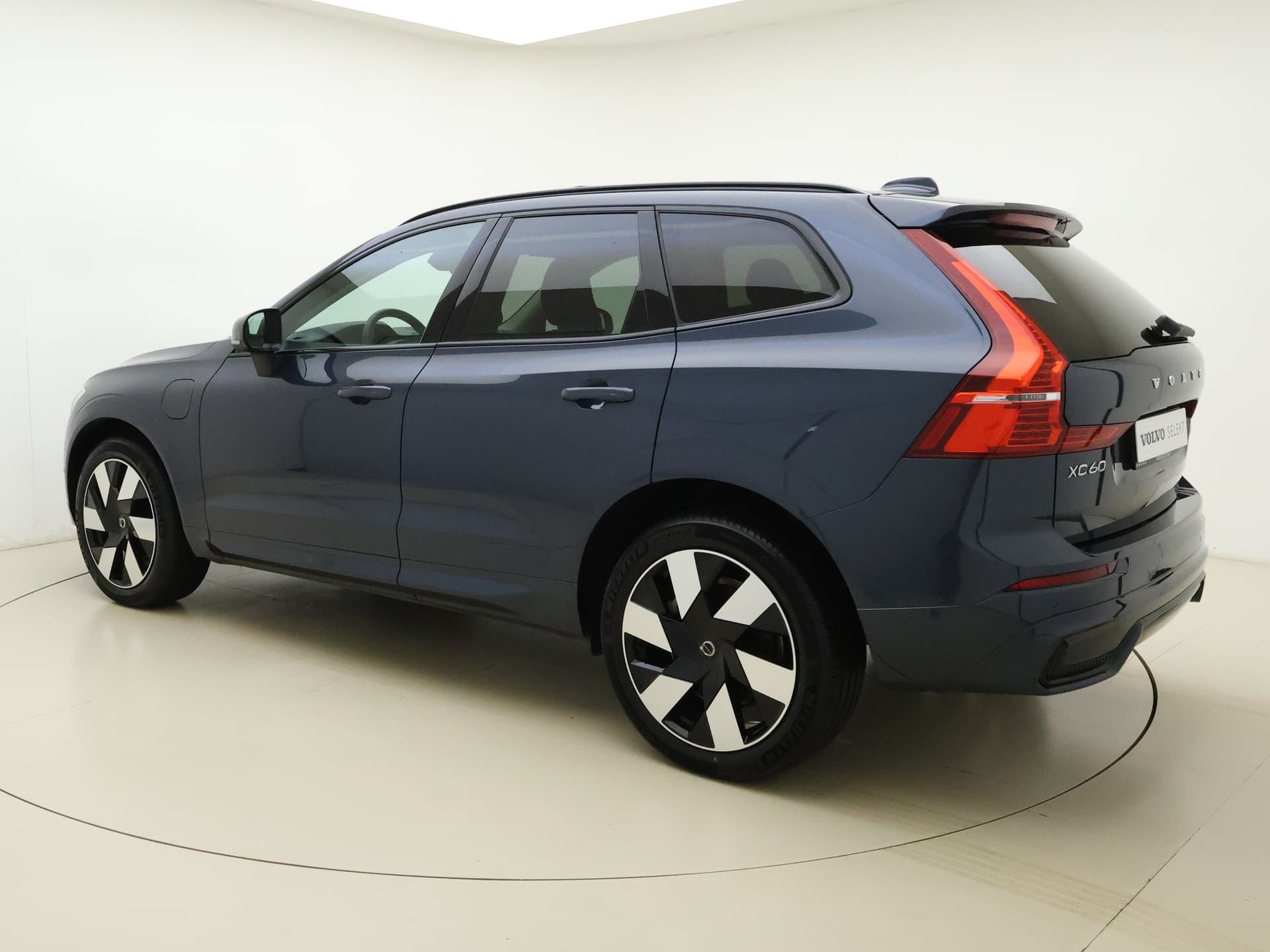 Volvo XC60 T8 455pk AWD Plus Dark / Head-up display / 360 camera / Harman en Kardon audio / 20'' / thumbnail 14