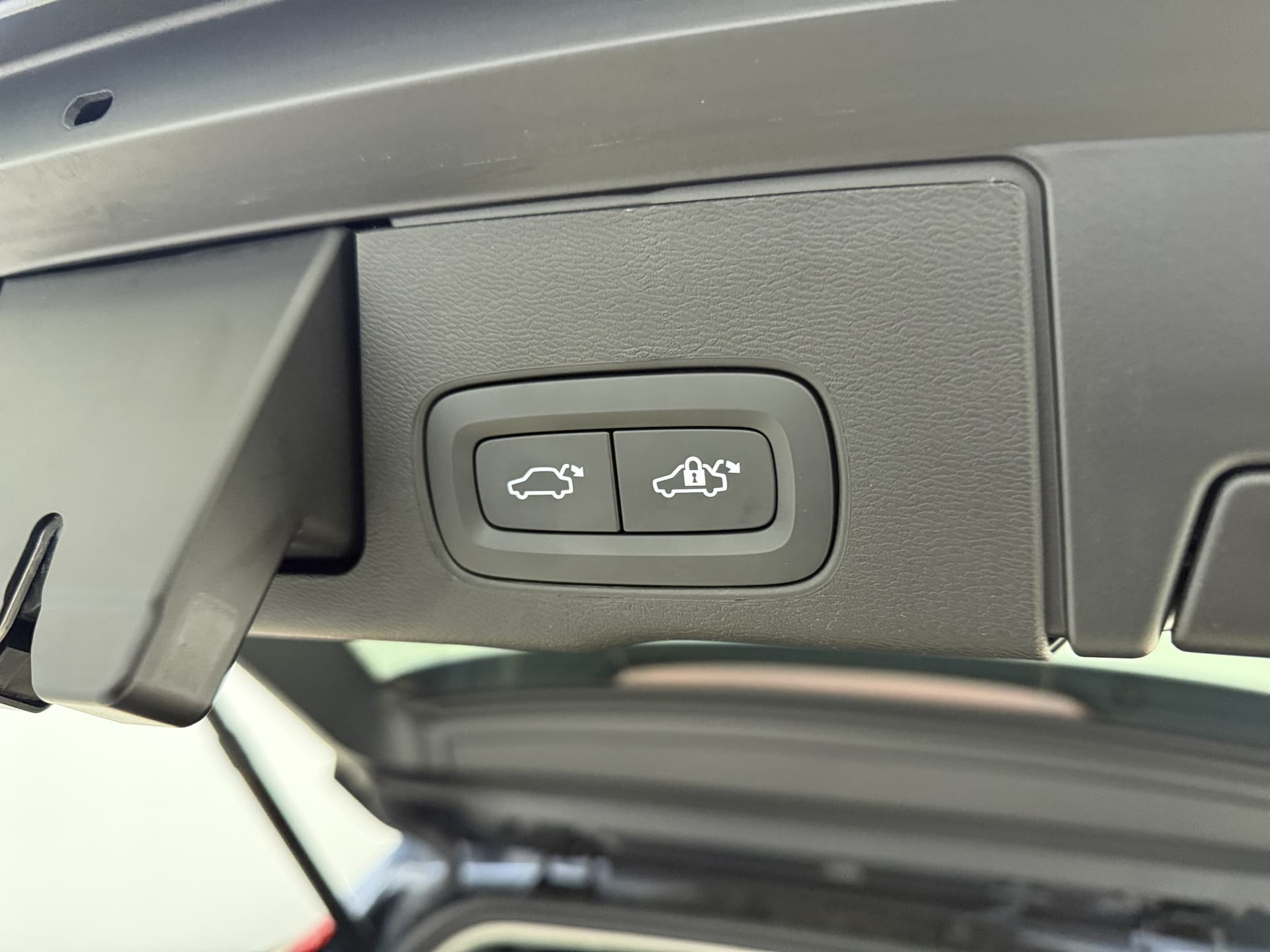 Volvo XC60 T8 455pk AWD Plus Dark / Head-up display / 360 camera / Harman en Kardon audio / 20'' / thumbnail 15