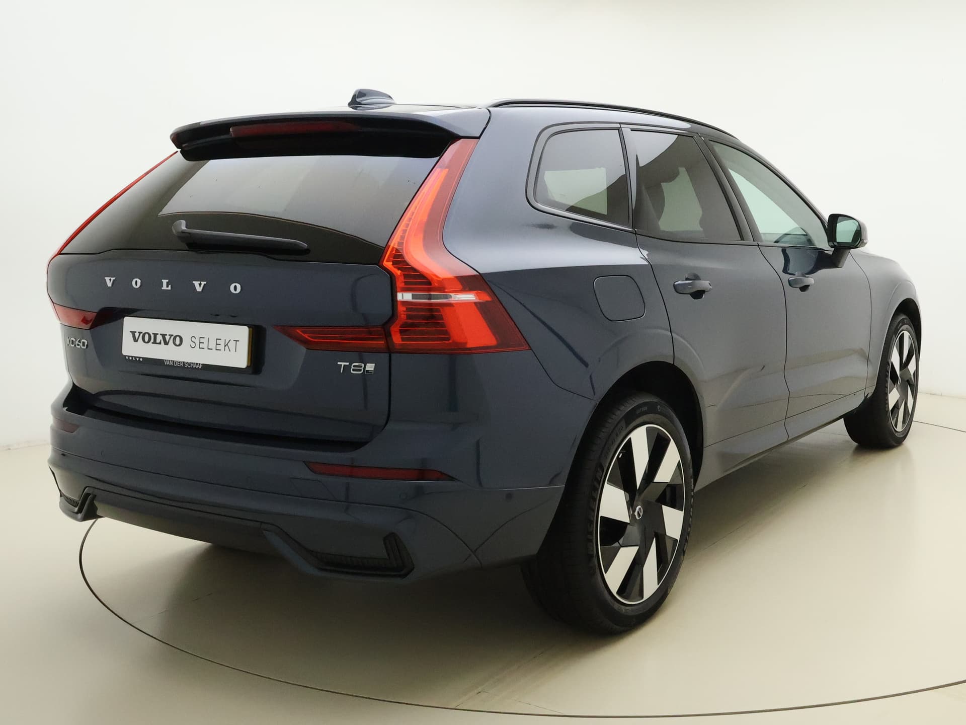 Volvo XC60 T8 455pk AWD Plus Dark / Head-up display / 360 camera / Harman en Kardon audio / 20'' / thumbnail 16