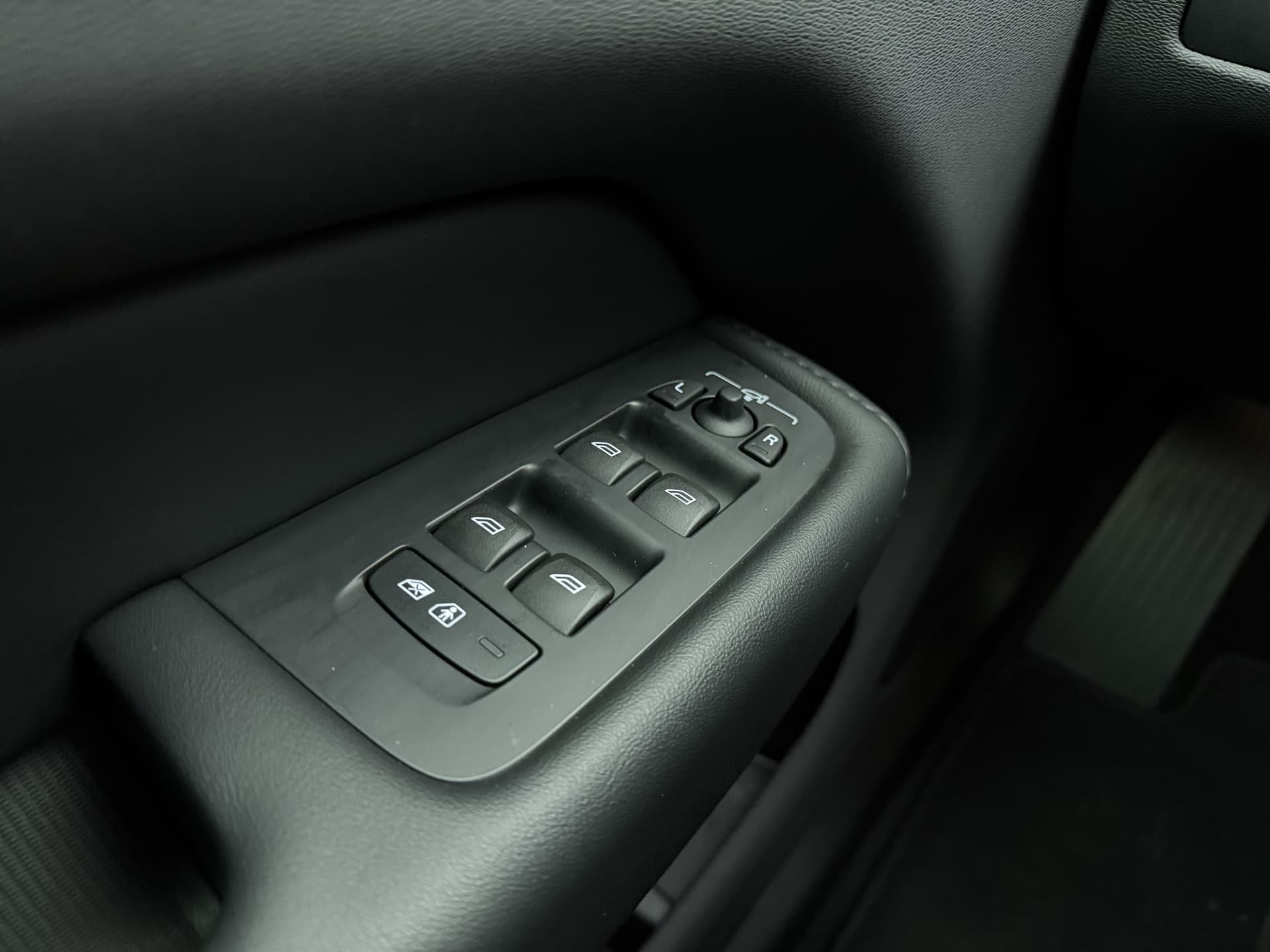 Volvo XC60 T8 455pk AWD Plus Dark / Head-up display / 360 camera / Harman en Kardon audio / 20'' / thumbnail 22