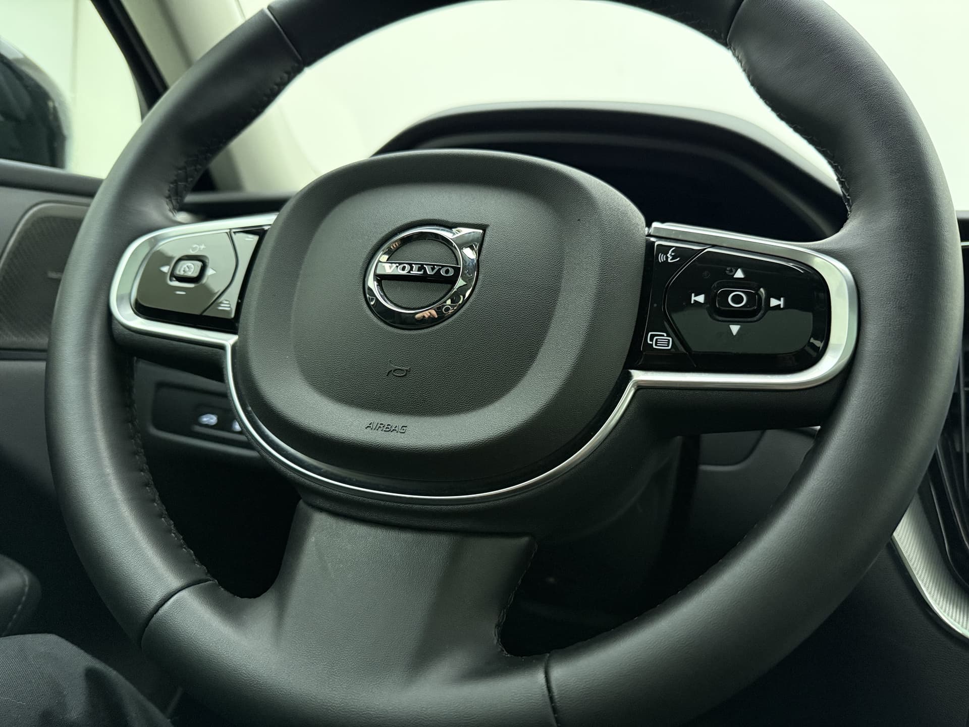 Volvo XC60 T8 455pk AWD Plus Dark / Head-up display / 360 camera / Harman en Kardon audio / 20'' / thumbnail 26