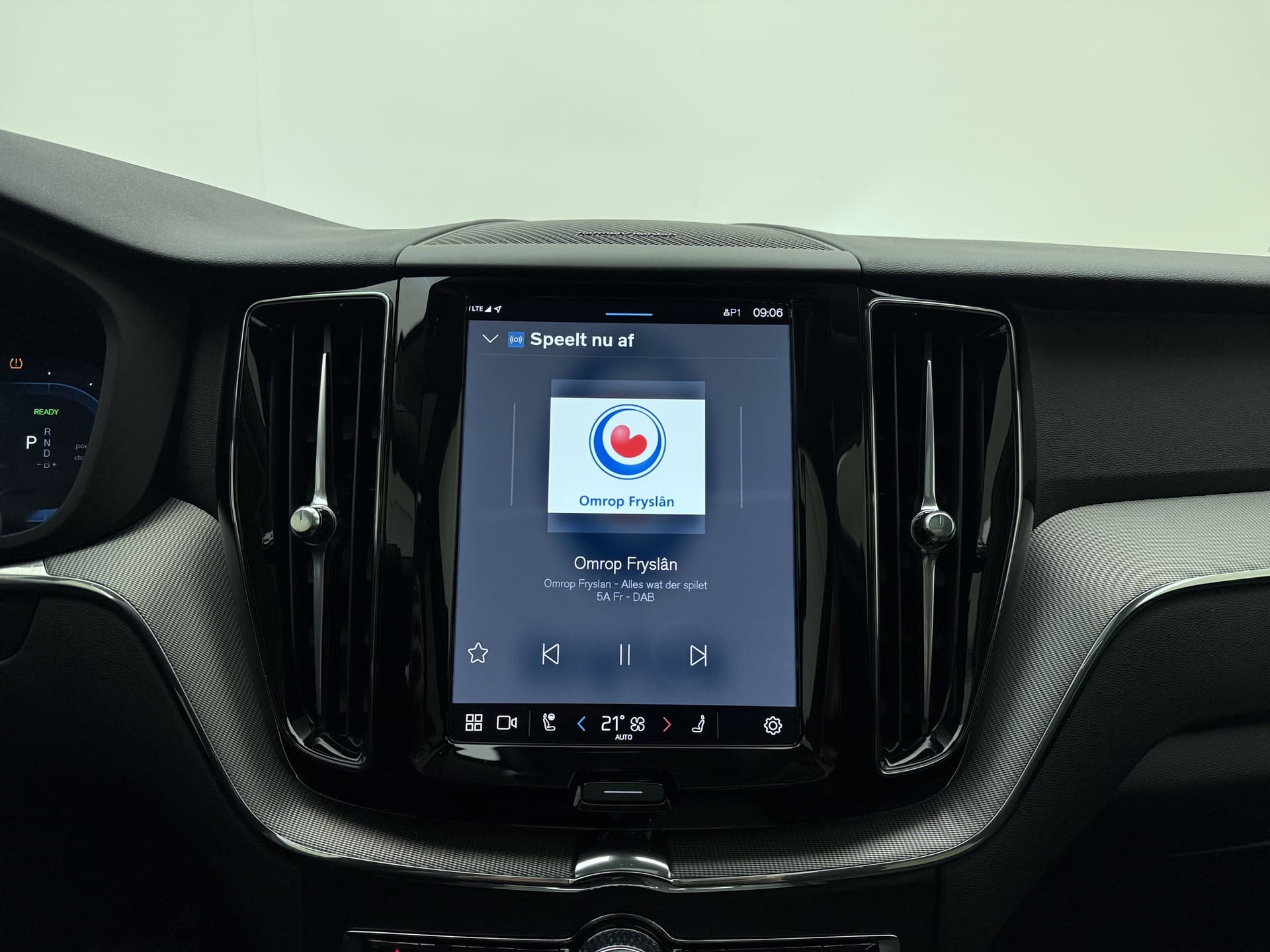 Volvo XC60 T8 455pk AWD Plus Dark / Head-up display / 360 camera / Harman en Kardon audio / 20'' / thumbnail 30