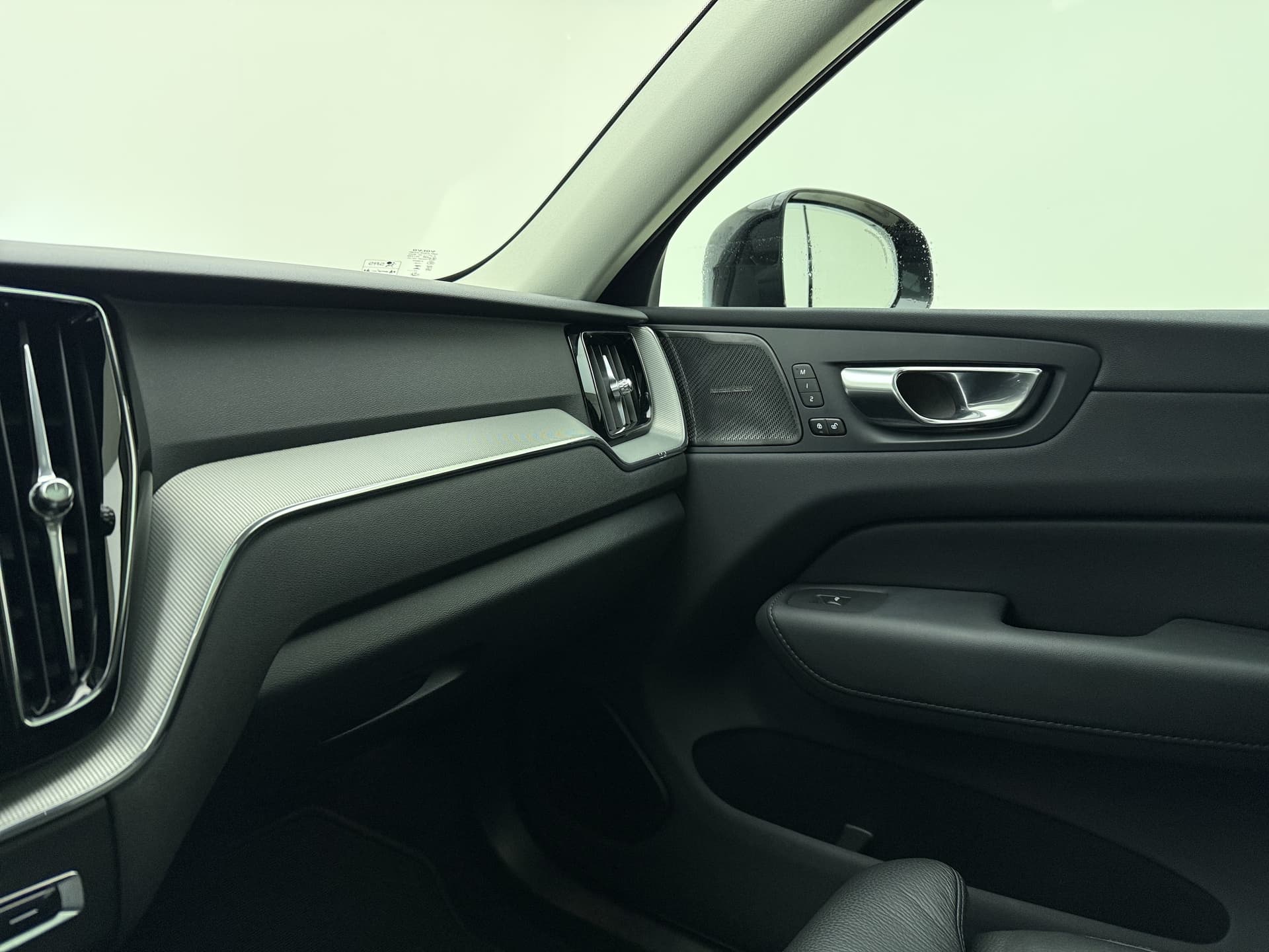 Volvo XC60 T8 455pk AWD Plus Dark / Head-up display / 360 camera / Harman en Kardon audio / 20'' / thumbnail 40