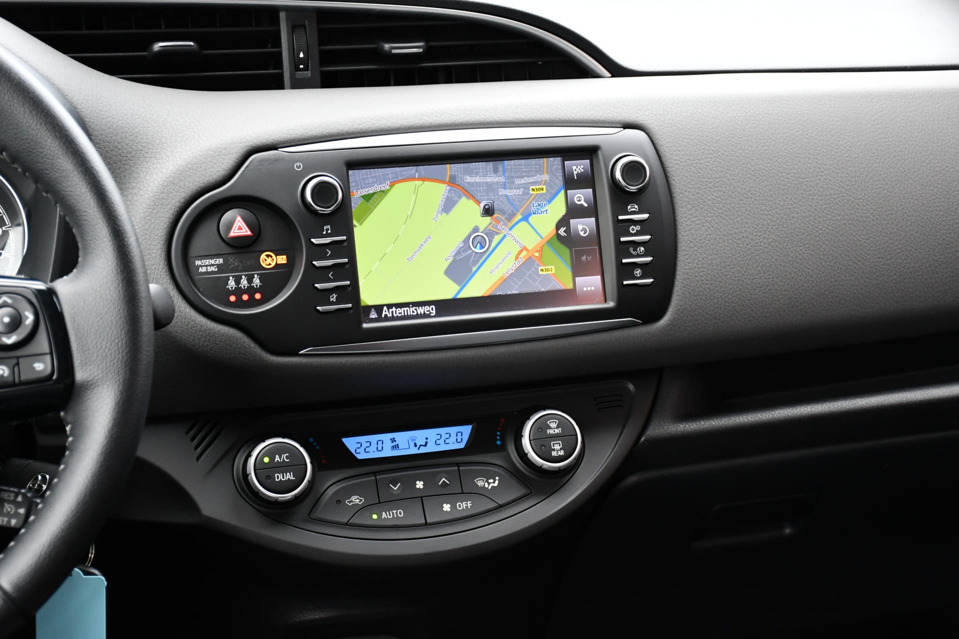 Toyota Yaris 1.5 VVT-i Active Automaat 112pk thumbnail 4