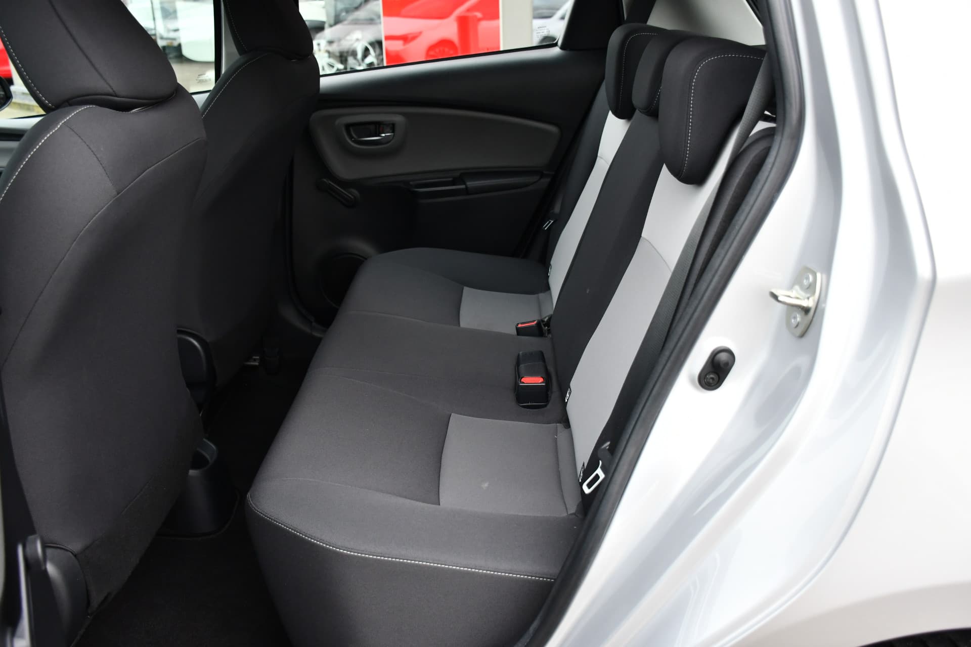 Toyota Yaris 1.5 VVT-i Active Automaat 112pk thumbnail 14