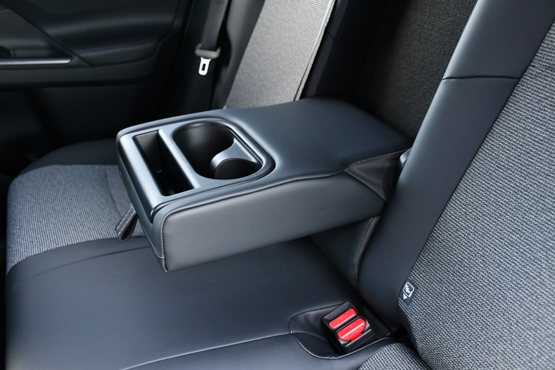 Toyota BZ4X Dynamic AWD 73 kWh 343pk thumbnail 33