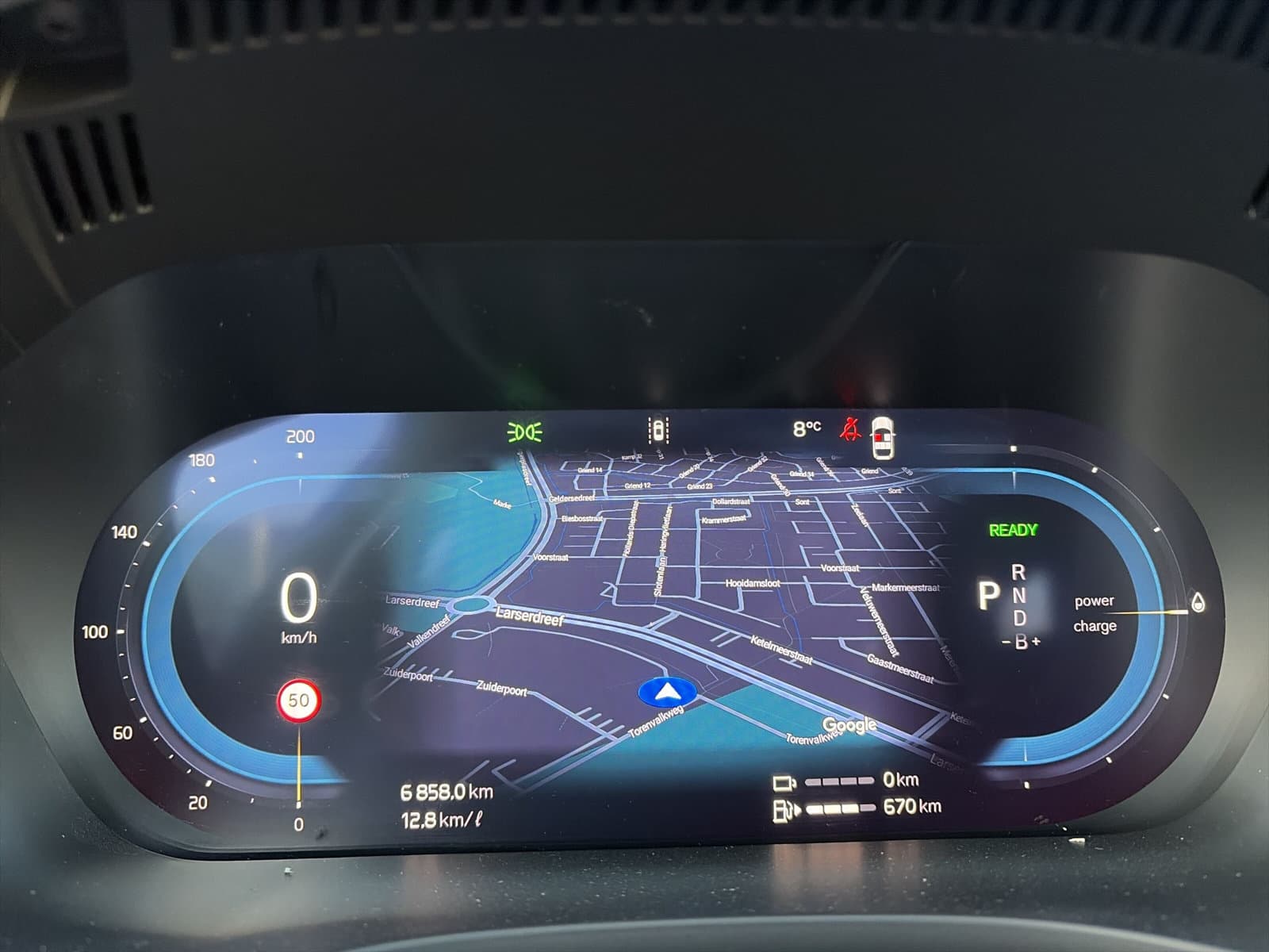 Volvo XC60 2.0 T6 Plug-in hybrid AWD Plus Dark / Panoramadak / elektr. stoelen met geheugen / trekhaak / thumbnail 19