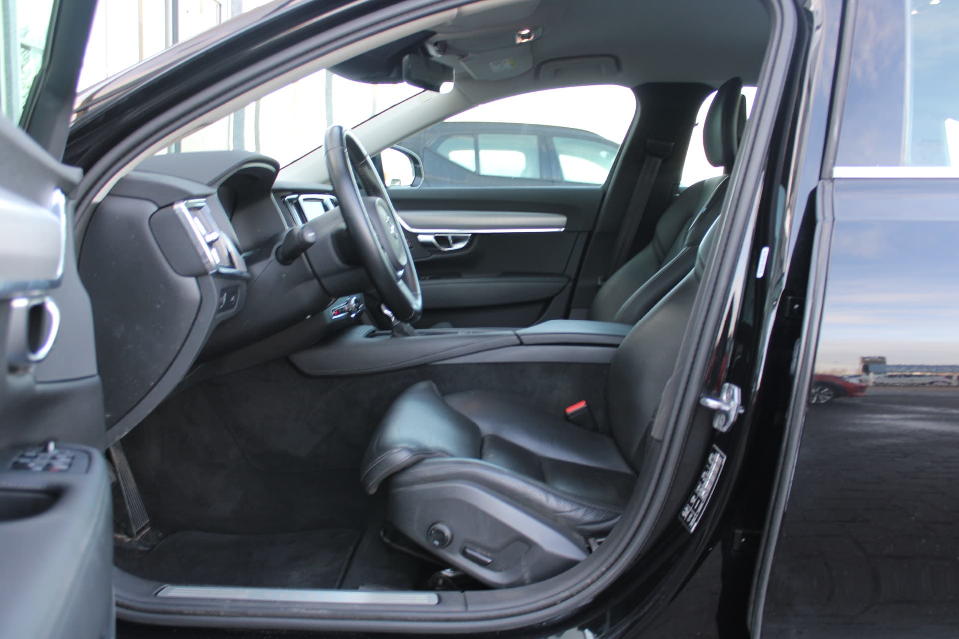 Volvo S90 T4 Automaat Momentum+ thumbnail 11