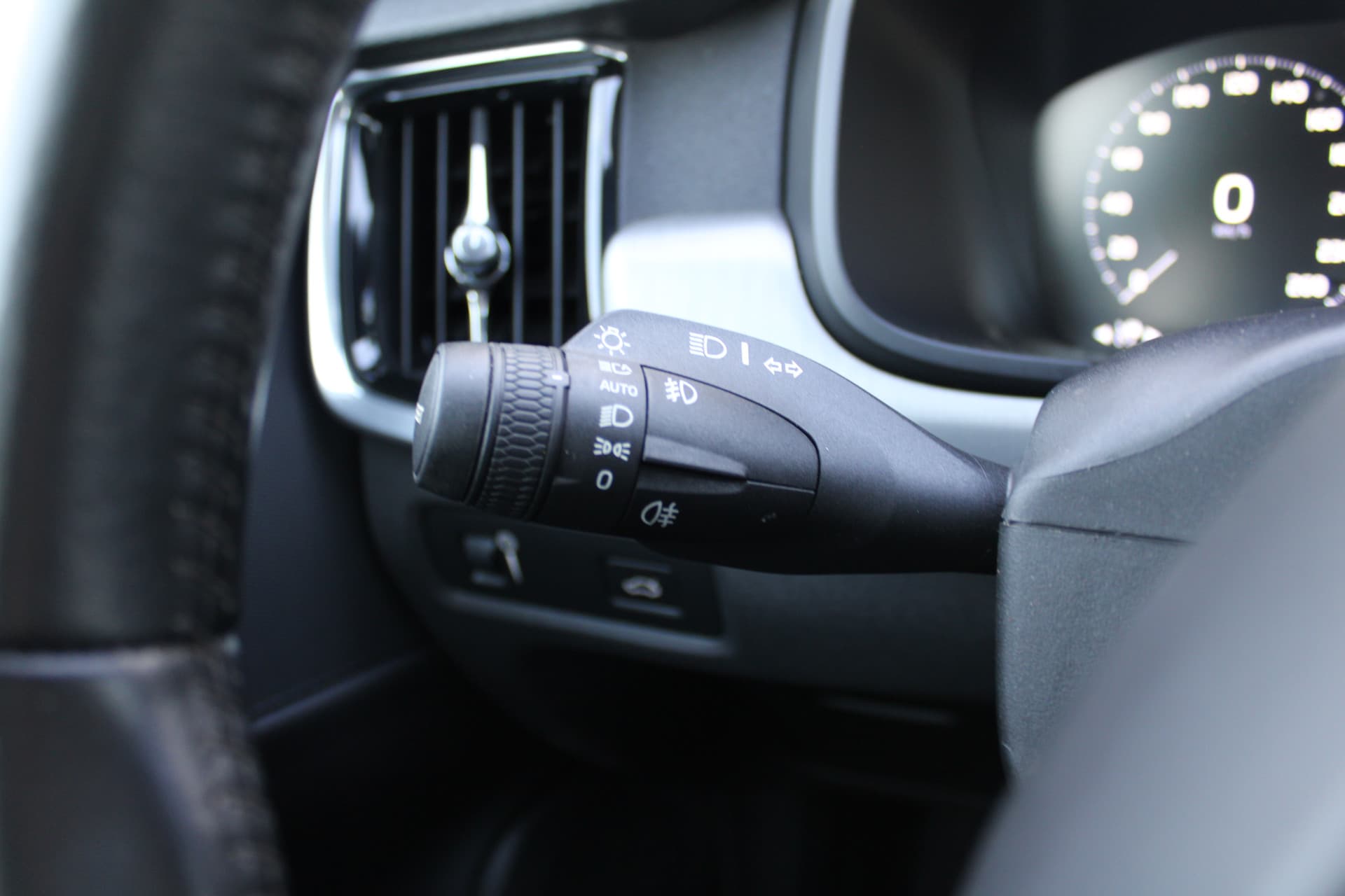 Volvo S90 T4 Automaat Momentum+ thumbnail 18