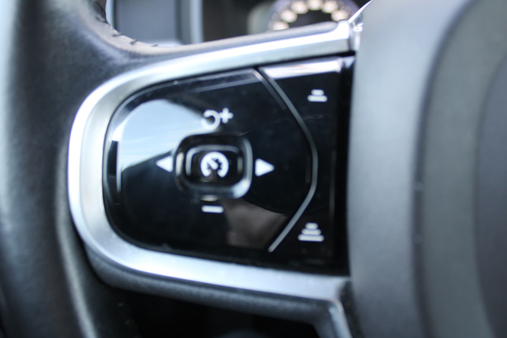 Volvo S90 T4 Automaat Momentum+ thumbnail 19