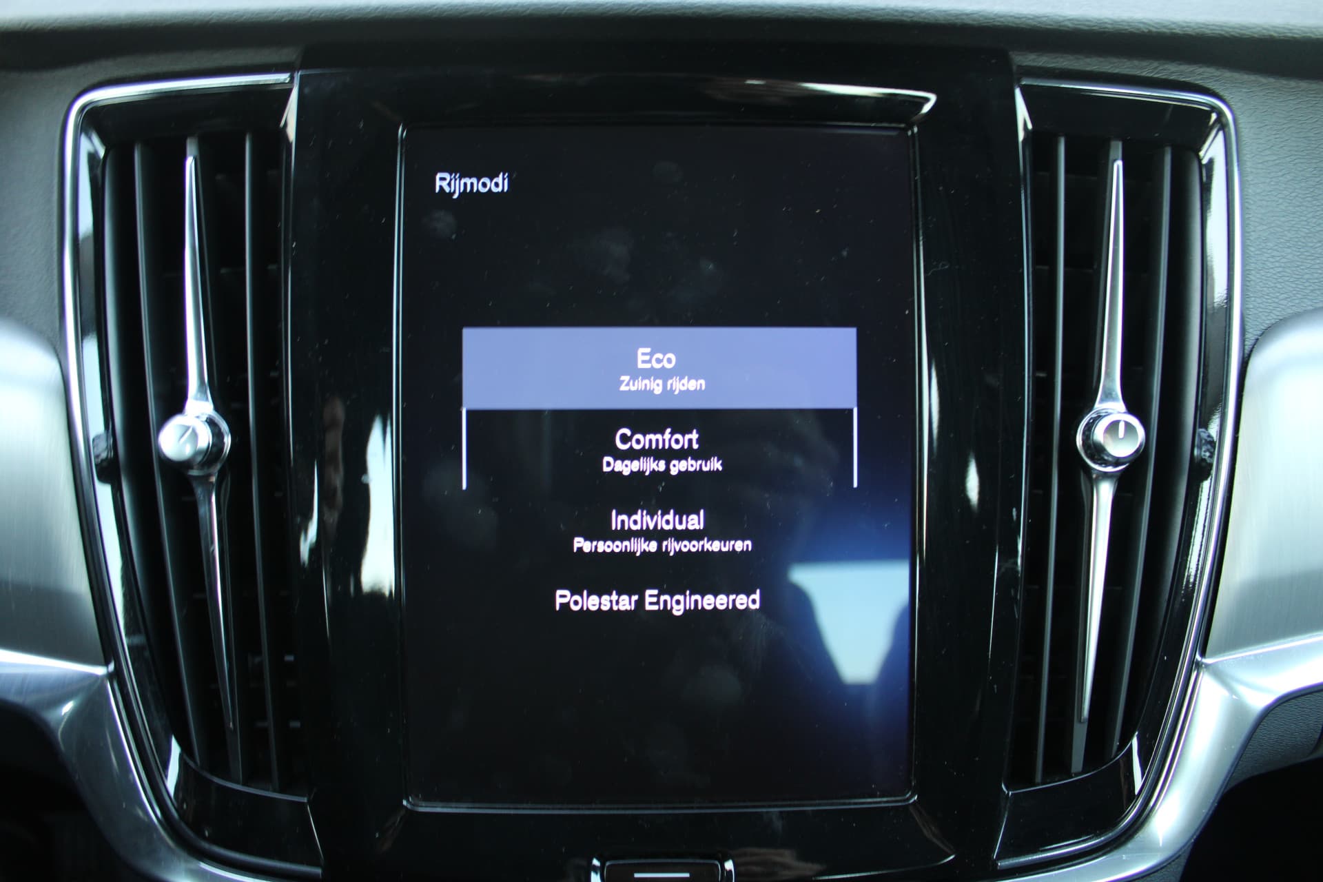 Volvo S90 T4 Automaat Momentum+ thumbnail 28