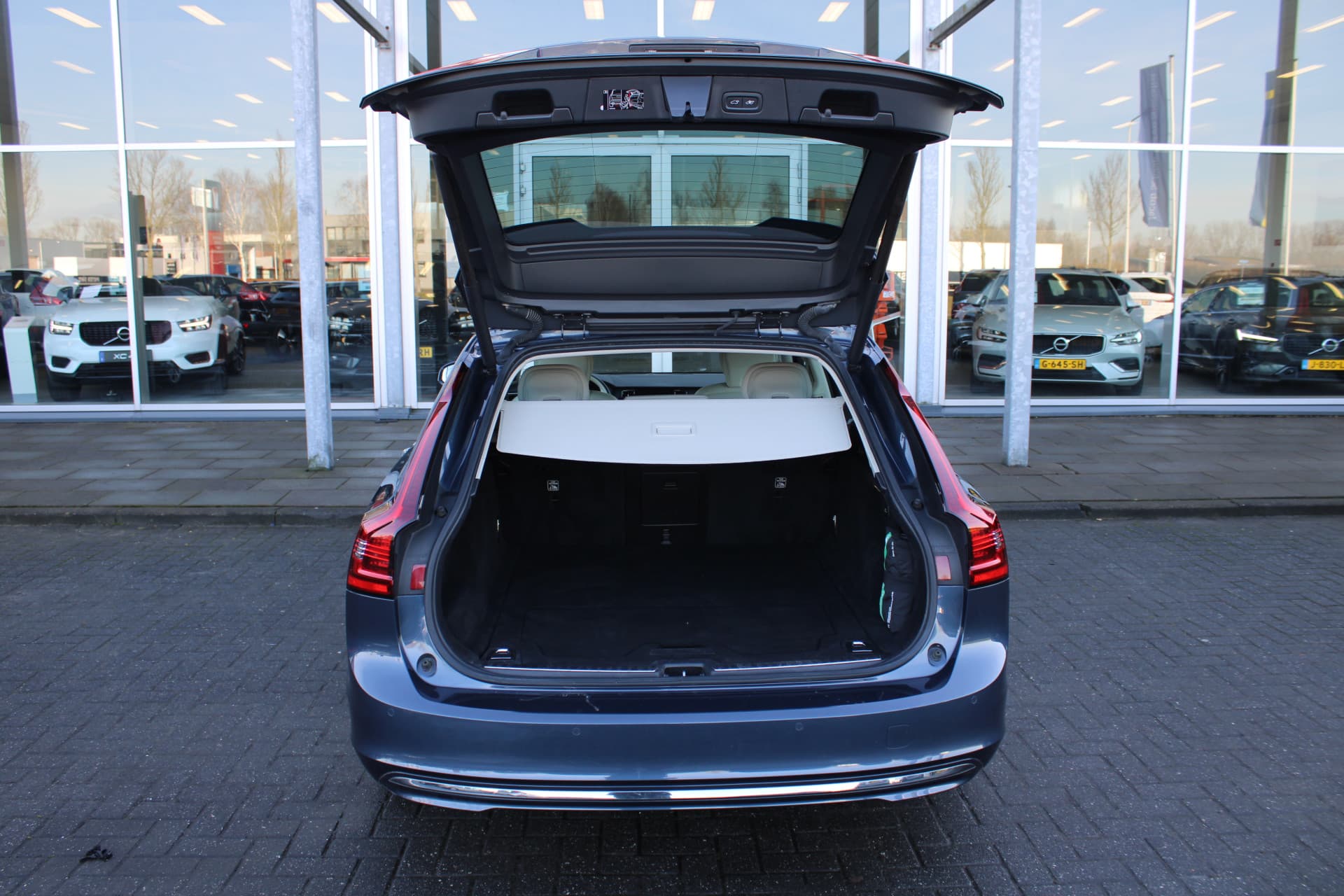 Volvo V90 B4 Automaat Inscription thumbnail 9