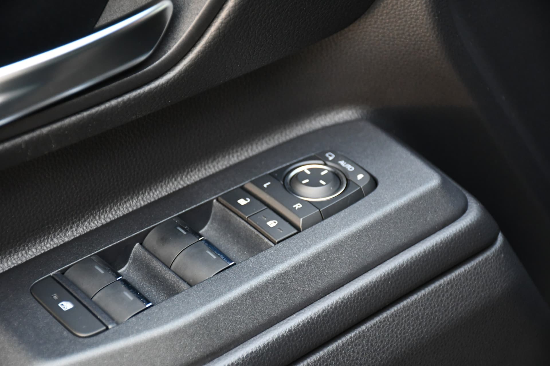 Toyota Land Cruiser 2.8 D-4D Standard Roof Window Van First Edition Limited Automaat 206pk thumbnail 14