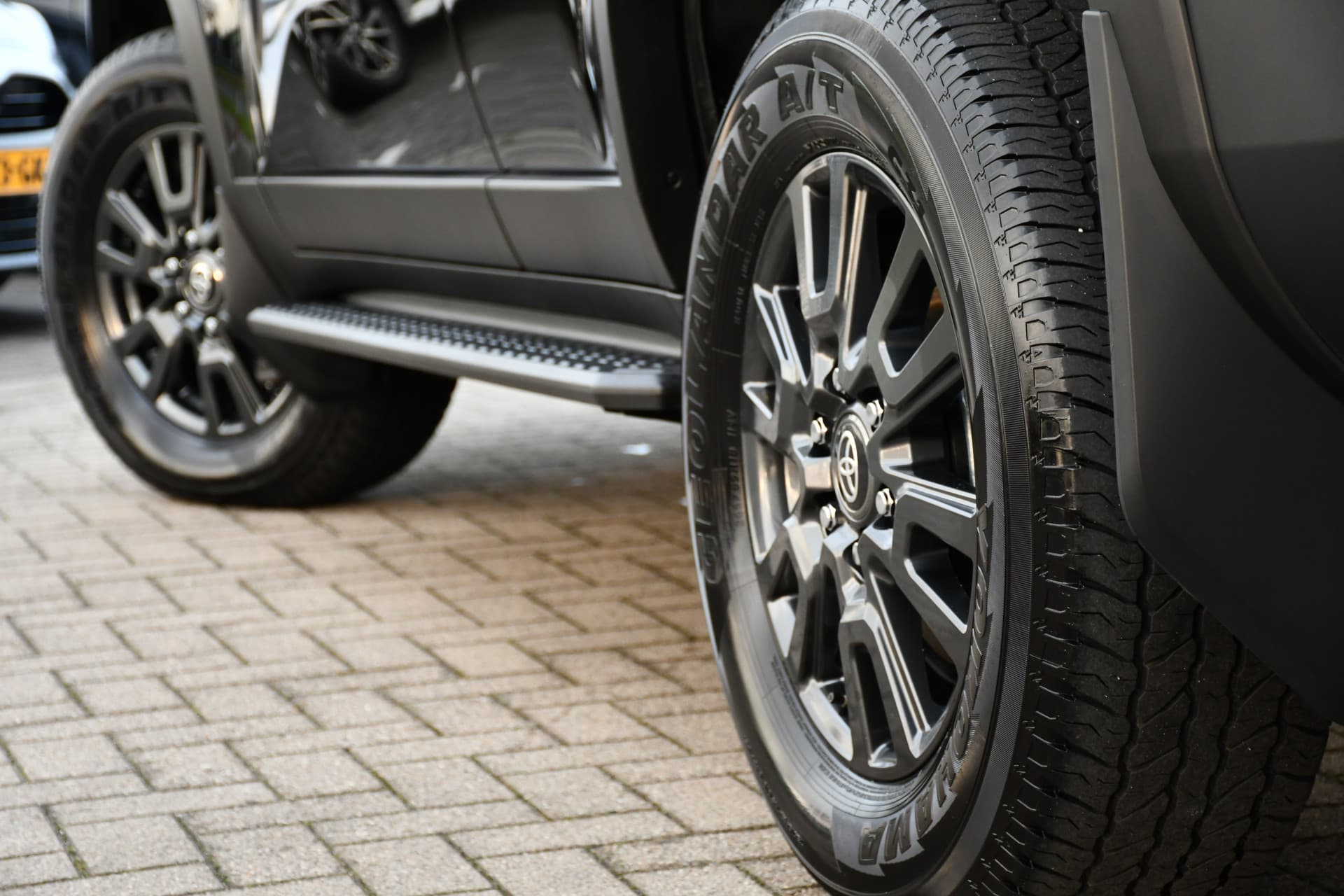 Toyota Land Cruiser 2.8 D-4D Standard Roof Window Van First Edition Limited Automaat 206pk thumbnail 19