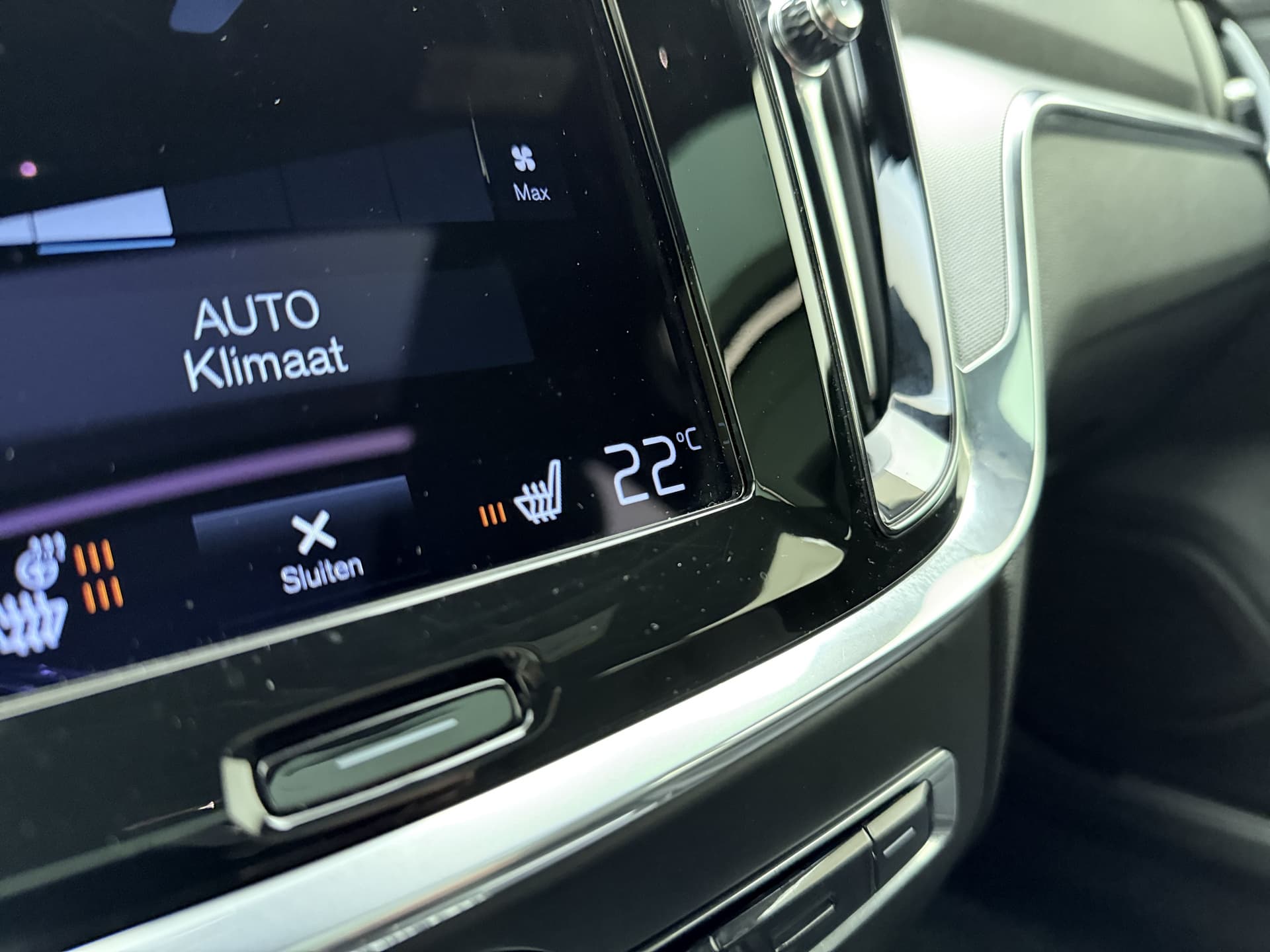 Volvo V60 T6 340pk AWD R-Design / Head-Up / Panoramadak / 360 Camera / Full-LED / Harman&Kardon / El. Sportstoelen / Keyless / Trekhaak / ACC / BLIS / DAB / El. Achterklep / thumbnail 18