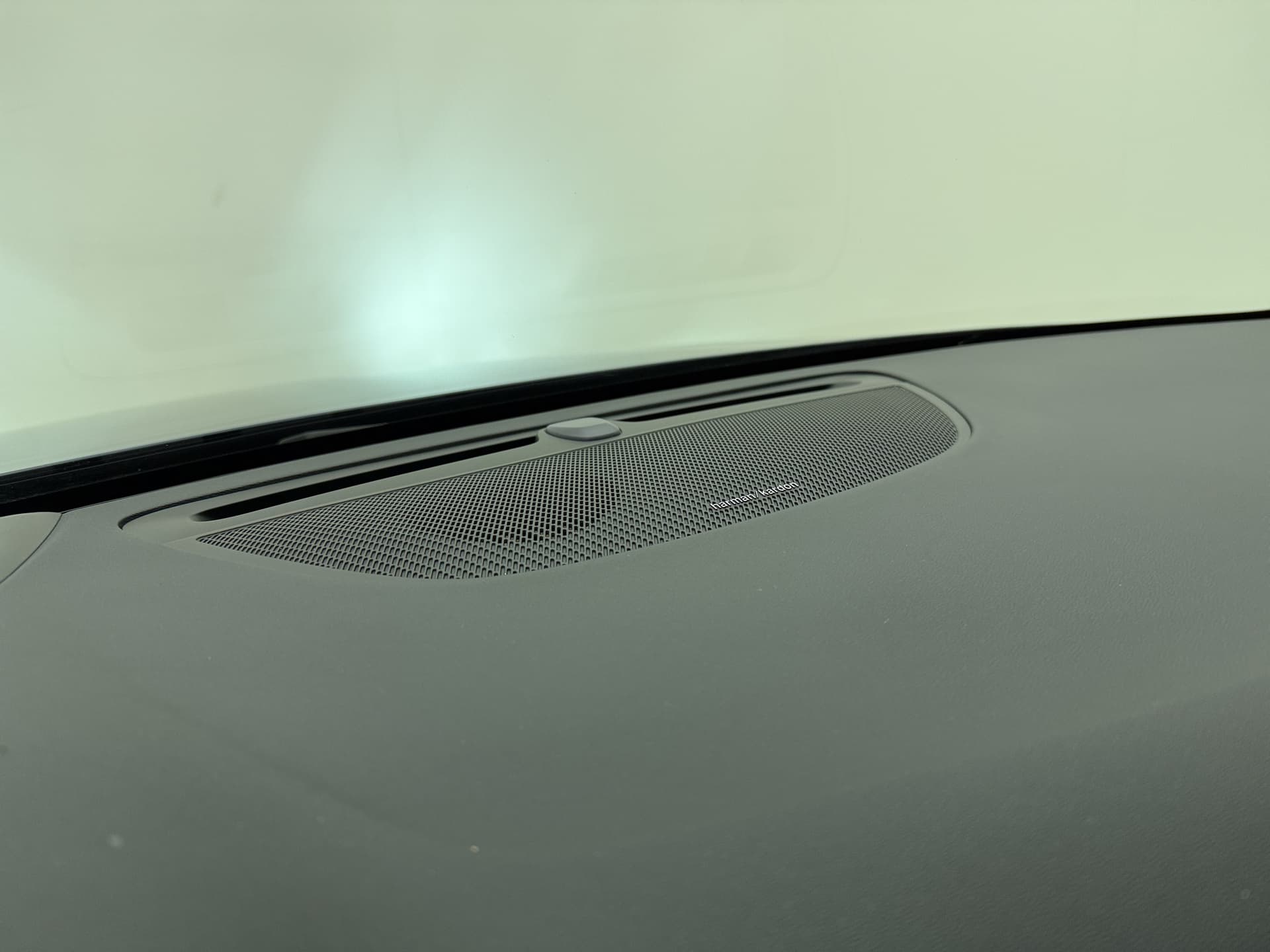 Volvo V60 T6 340pk AWD R-Design / Head-Up / Panoramadak / 360 Camera / Full-LED / Harman&Kardon / El. Sportstoelen / Keyless / Trekhaak / ACC / BLIS / DAB / El. Achterklep / thumbnail 28