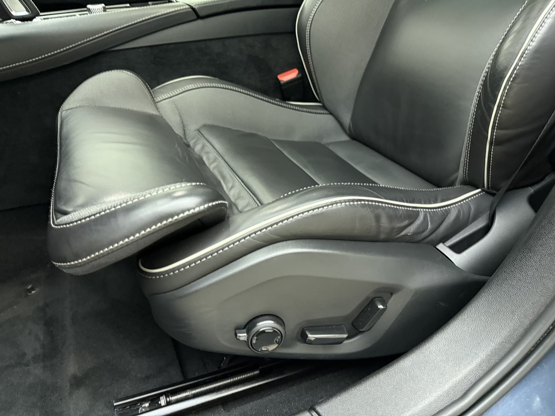 Volvo V60 T6 340pk AWD R-Design / Head-Up / Panoramadak / 360 Camera / Full-LED / Harman&Kardon / El. Sportstoelen / Keyless / Trekhaak / ACC / BLIS / DAB / El. Achterklep / thumbnail 33