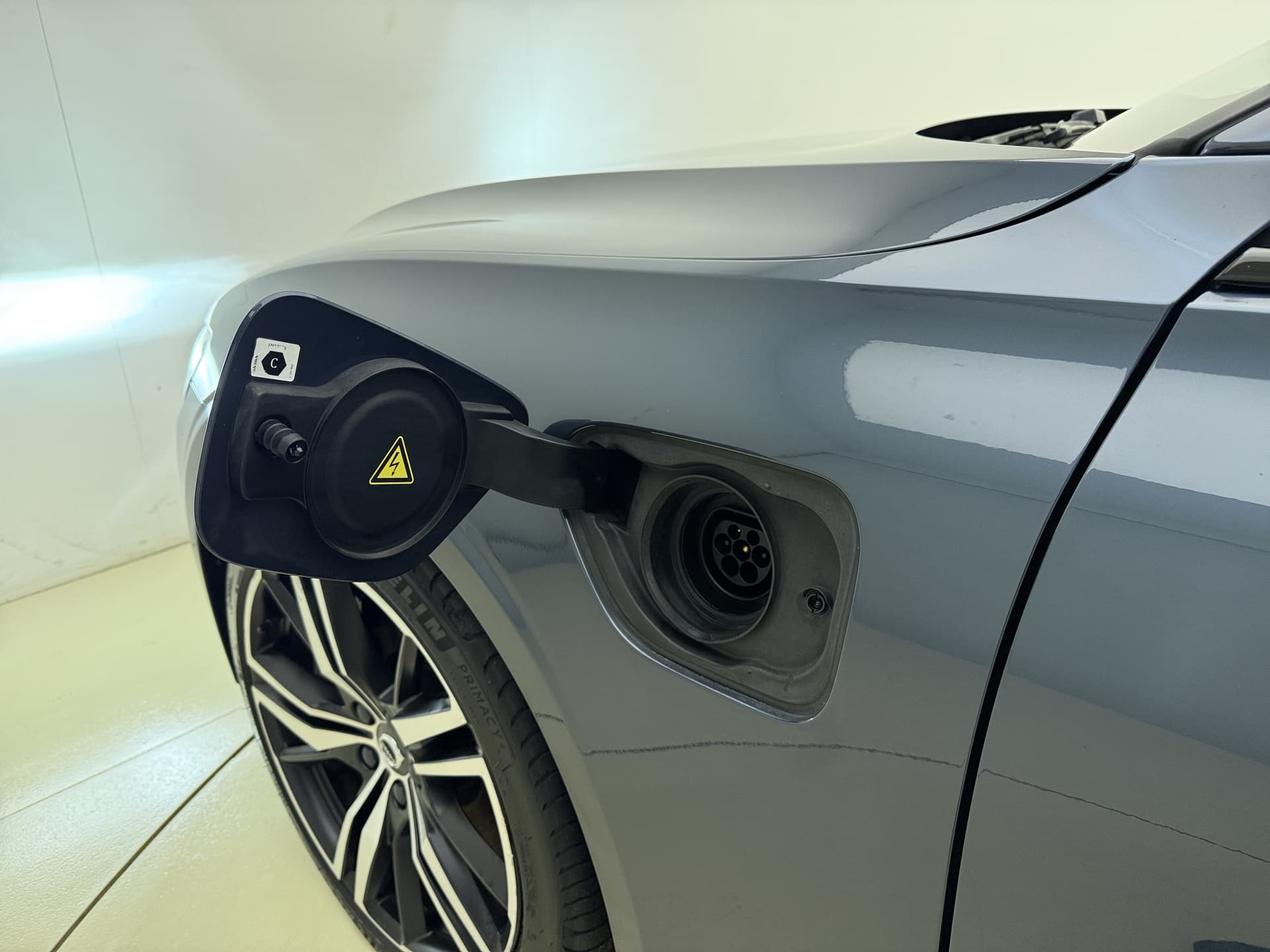 Volvo V60 T6 340pk AWD R-Design / Head-Up / Panoramadak / 360 Camera / Full-LED / Harman&Kardon / El. Sportstoelen / Keyless / Trekhaak / ACC / BLIS / DAB / El. Achterklep / thumbnail 35