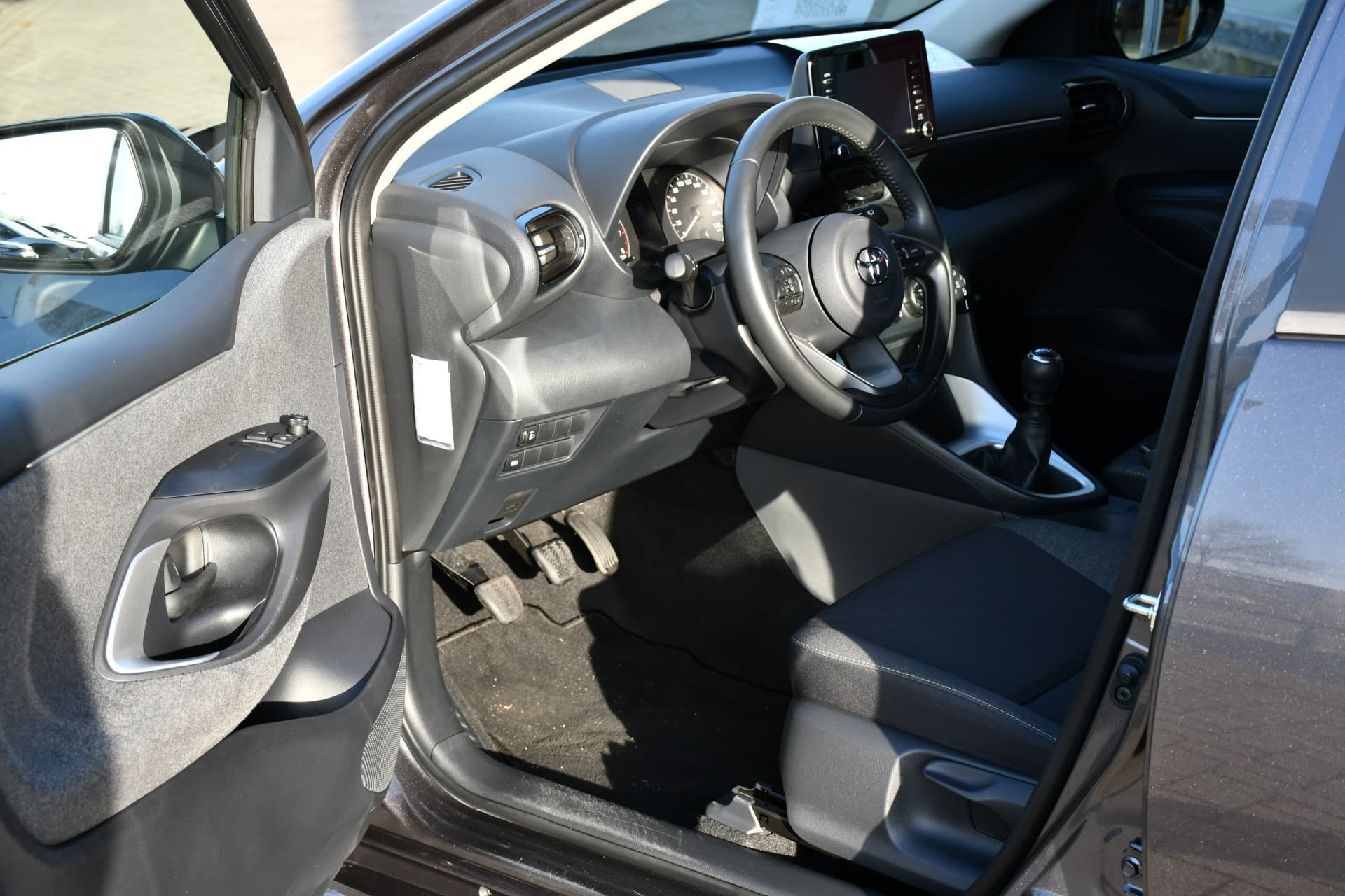 Toyota Yaris 1.5 VVT-i Active 5-deurs 126pk thumbnail 4