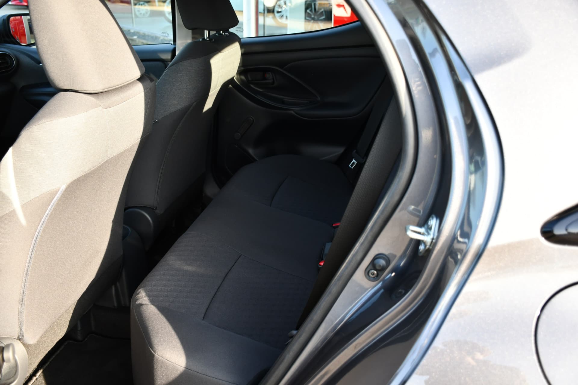 Toyota Yaris 1.5 VVT-i Active 5-deurs 126pk thumbnail 21