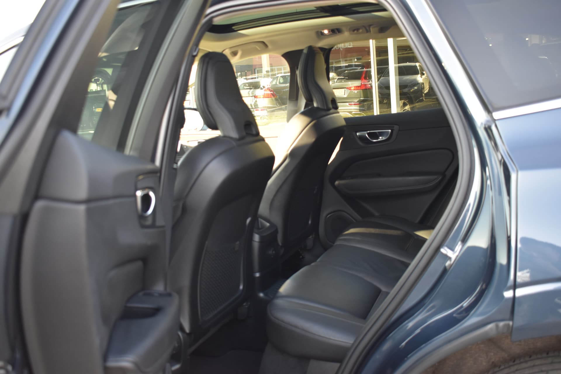 Volvo XC60 T6 AWD 340PK Plug-in Hybrid Business Pro thumbnail 26