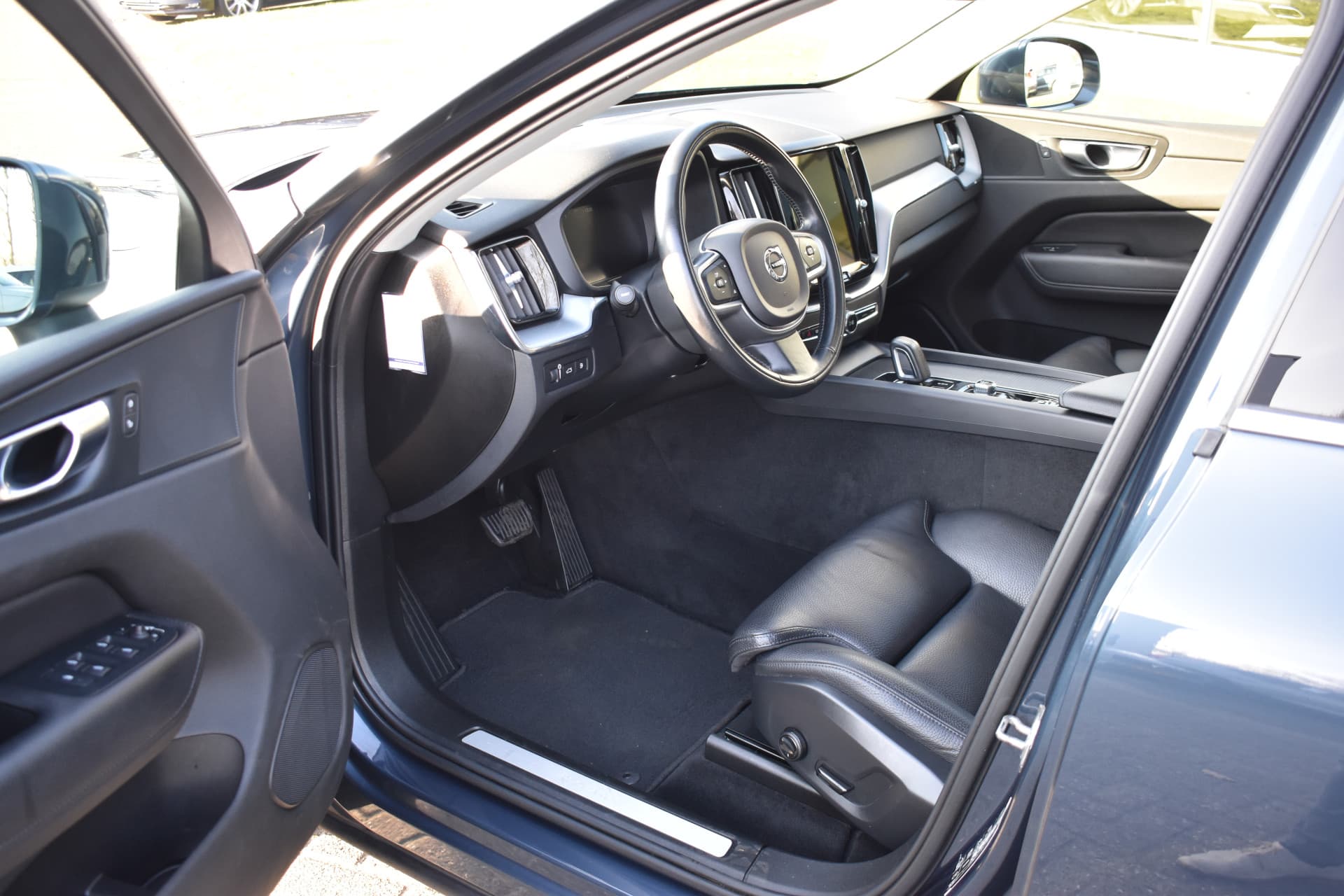 Volvo XC60 T6 AWD 340PK Plug-in Hybrid Business Pro thumbnail 29