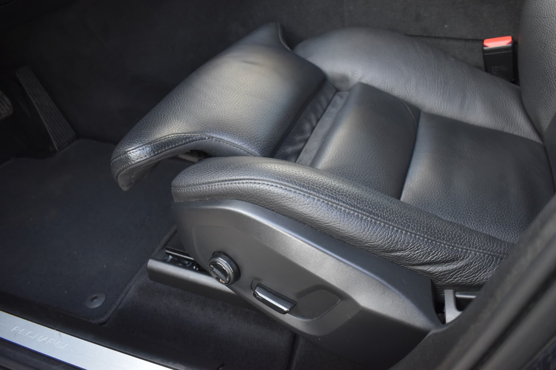 Volvo XC60 T6 AWD 340PK Plug-in Hybrid Business Pro thumbnail 31