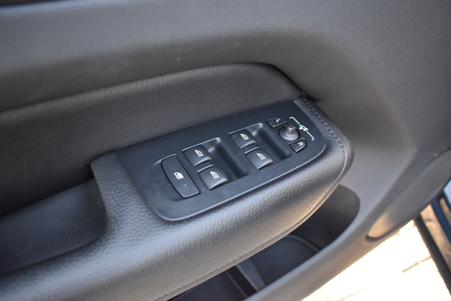 Volvo XC60 T6 AWD 340PK Plug-in Hybrid Business Pro thumbnail 32