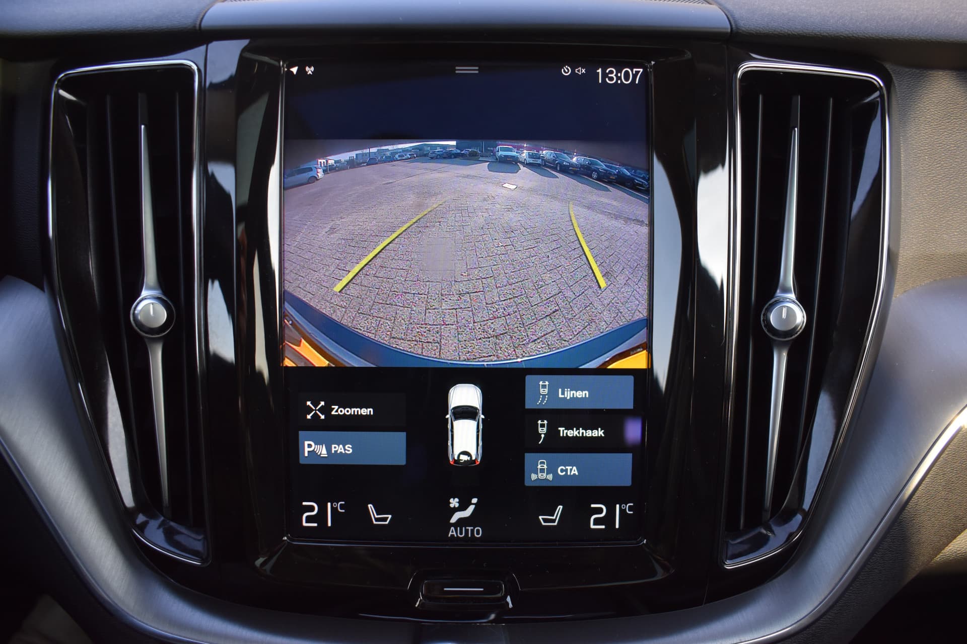 Volvo XC60 T6 AWD 340PK Plug-in Hybrid Business Pro thumbnail 44