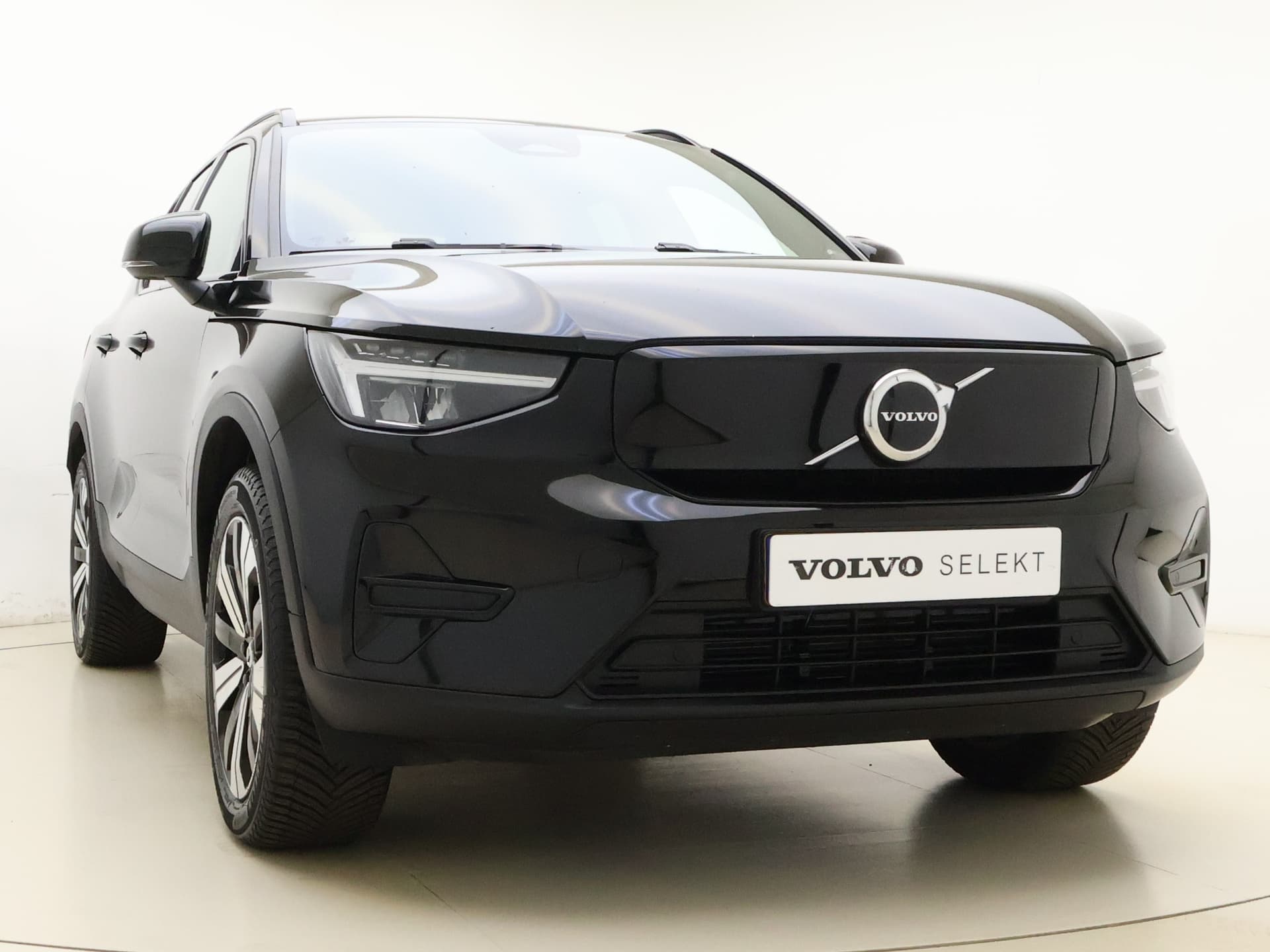 Volvo XC40 Twin 408pk Plus / Nubuck / Getint glas / Trekhaak / All Season / PDC + Camera / Stoel + Stuurw. Verwarming / Keyless / El. Achterklep / Warmtepomp / thumbnail 21
