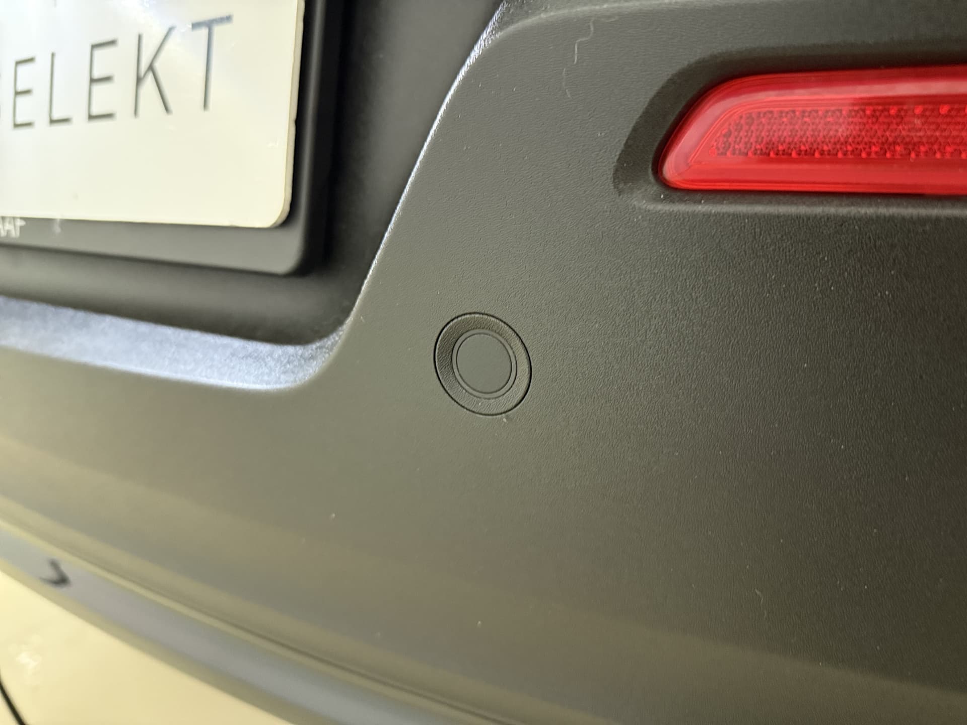 Volvo XC40 Twin 408pk Plus / Nubuck / Getint glas / Trekhaak / All Season / PDC + Camera / Stoel + Stuurw. Verwarming / Keyless / El. Achterklep / Warmtepomp / thumbnail 23