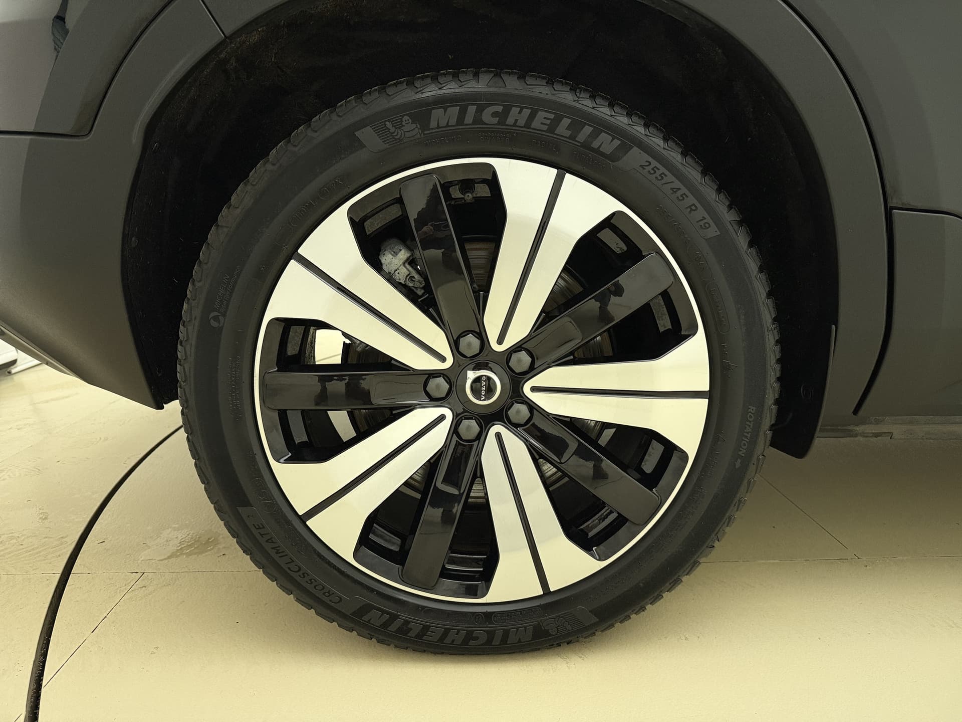 Volvo XC40 Twin 408pk Plus / Nubuck / Getint glas / Trekhaak / All Season / PDC + Camera / Stoel + Stuurw. Verwarming / Keyless / El. Achterklep / Warmtepomp / thumbnail 26